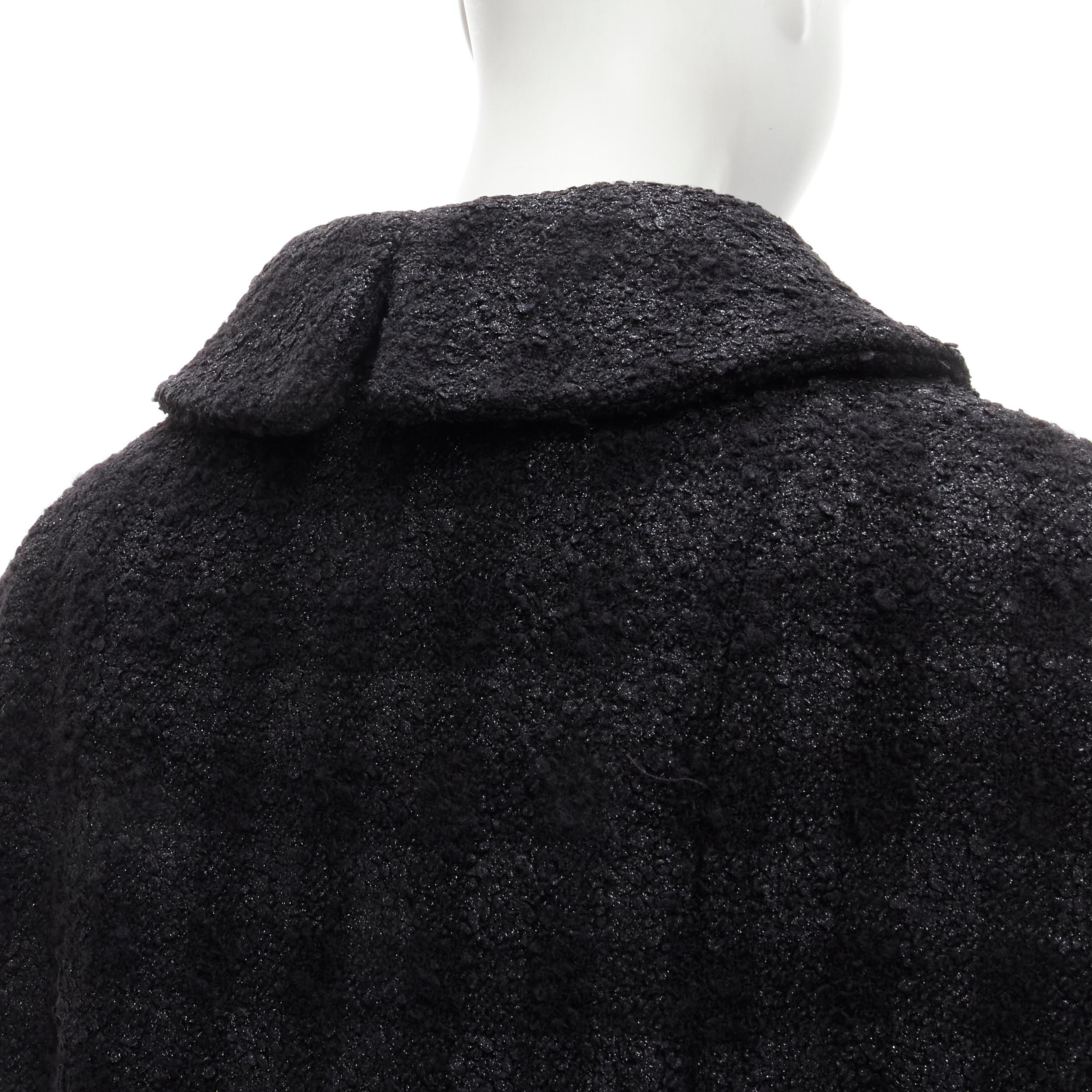 CHANEL 13K schwarzer Lurex Karierter Tweed Globe CC Knopfleiste hoch niedriger Mantel FR36 XS im Angebot 3