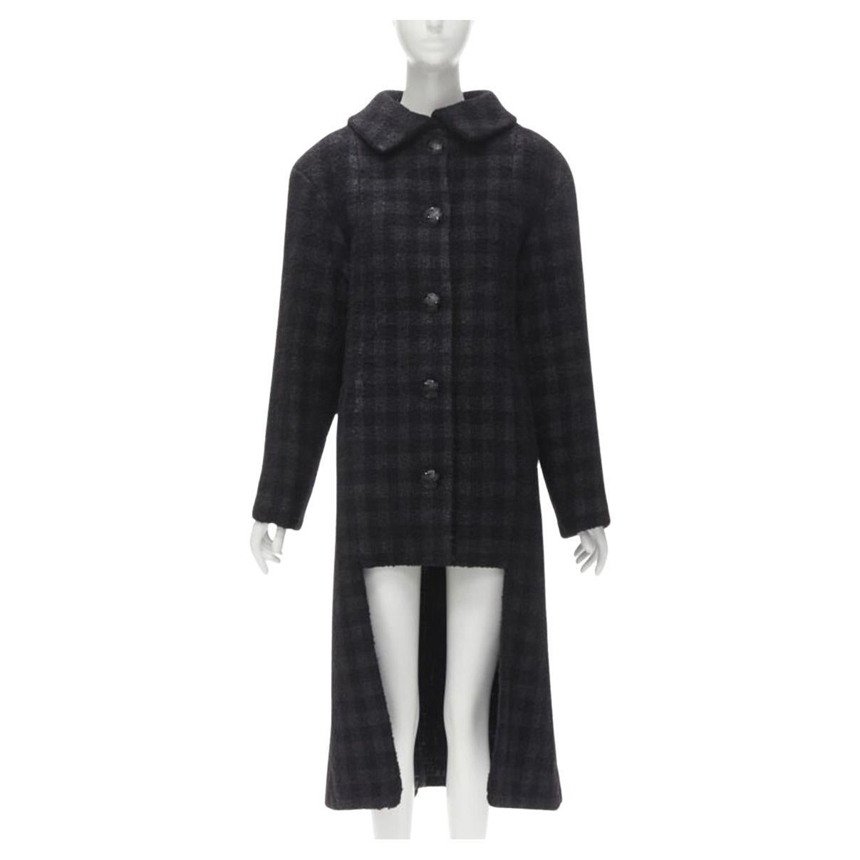 CHANEL 13K manteau en tweed à carreaux lurex noir Globe CC button high low FR36 XS en vente