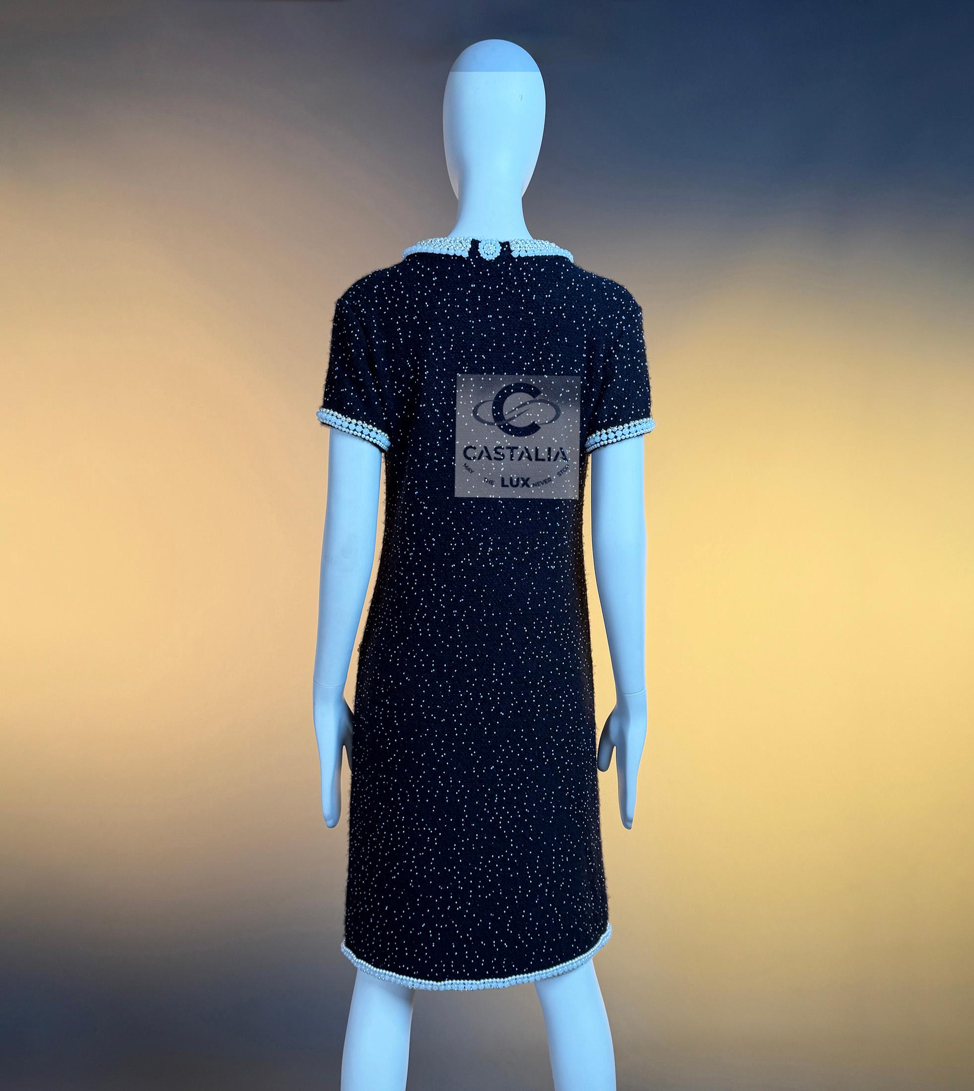 CHANEL 13K$ Schwarzes perlenbesetztes Kleid mit Jewell-Brosche 40 FR im Angebot 11