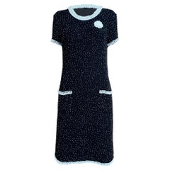 CHANEL 13K$ Schwarzes perlenbesetztes Kleid mit Jewell-Brosche 40 FR