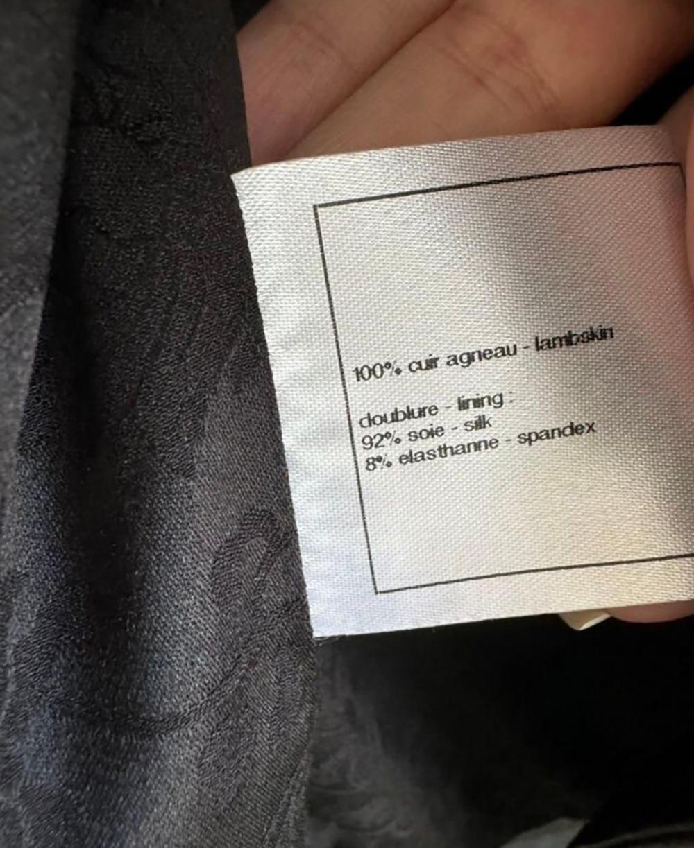 Chanel 13K$ Camellia Applique Veste en cuir noir 38 FR en vente 7