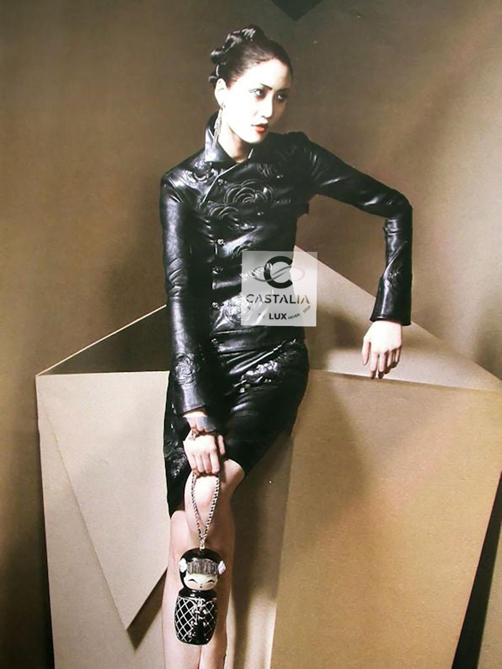 Women's or Men's Chanel 13K$ Camellia Applique Black Leather Jacket 38 FR For Sale