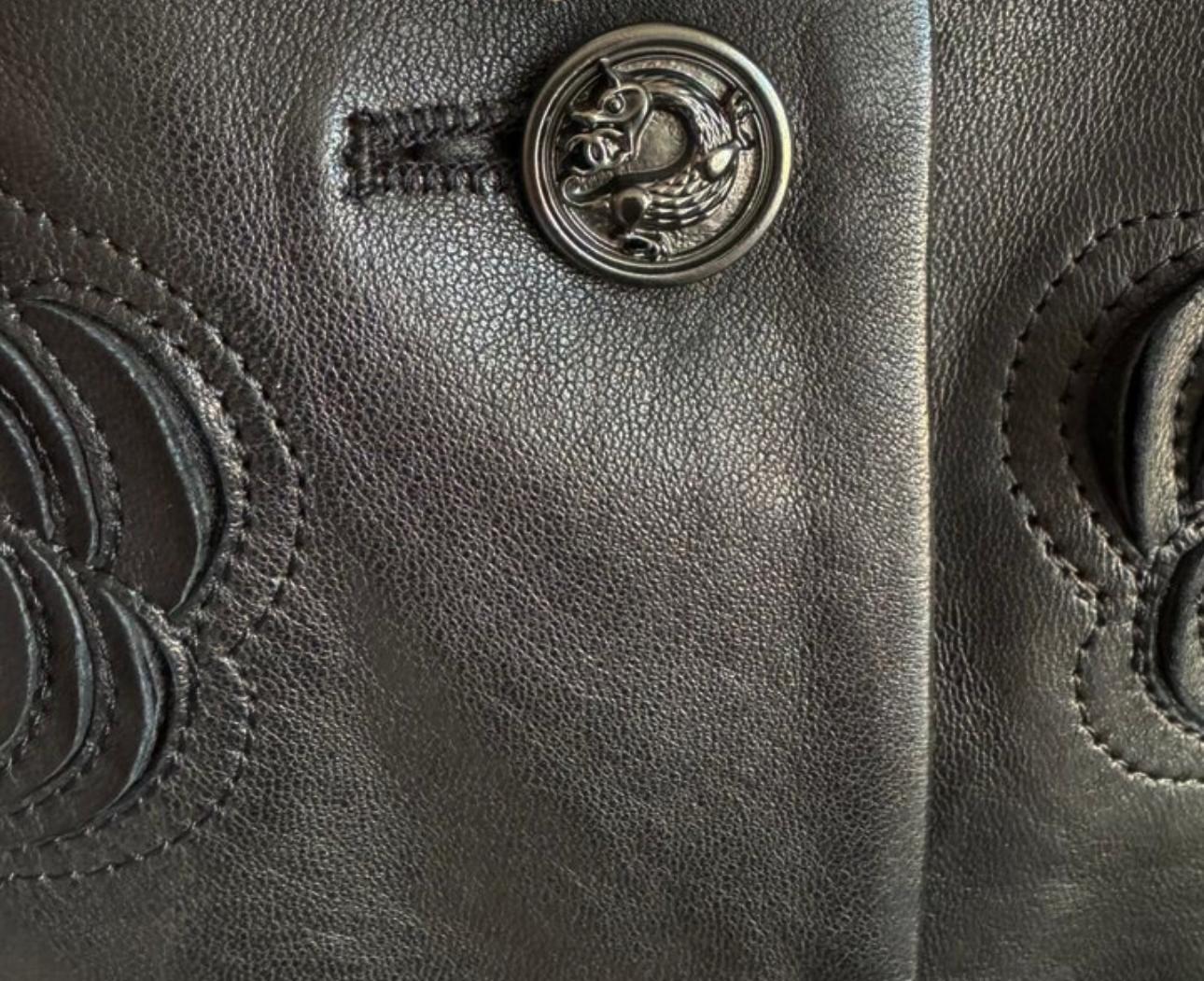 Chanel 13K$ Camellia Applique Black Leather Jacket 38 FR For Sale 3