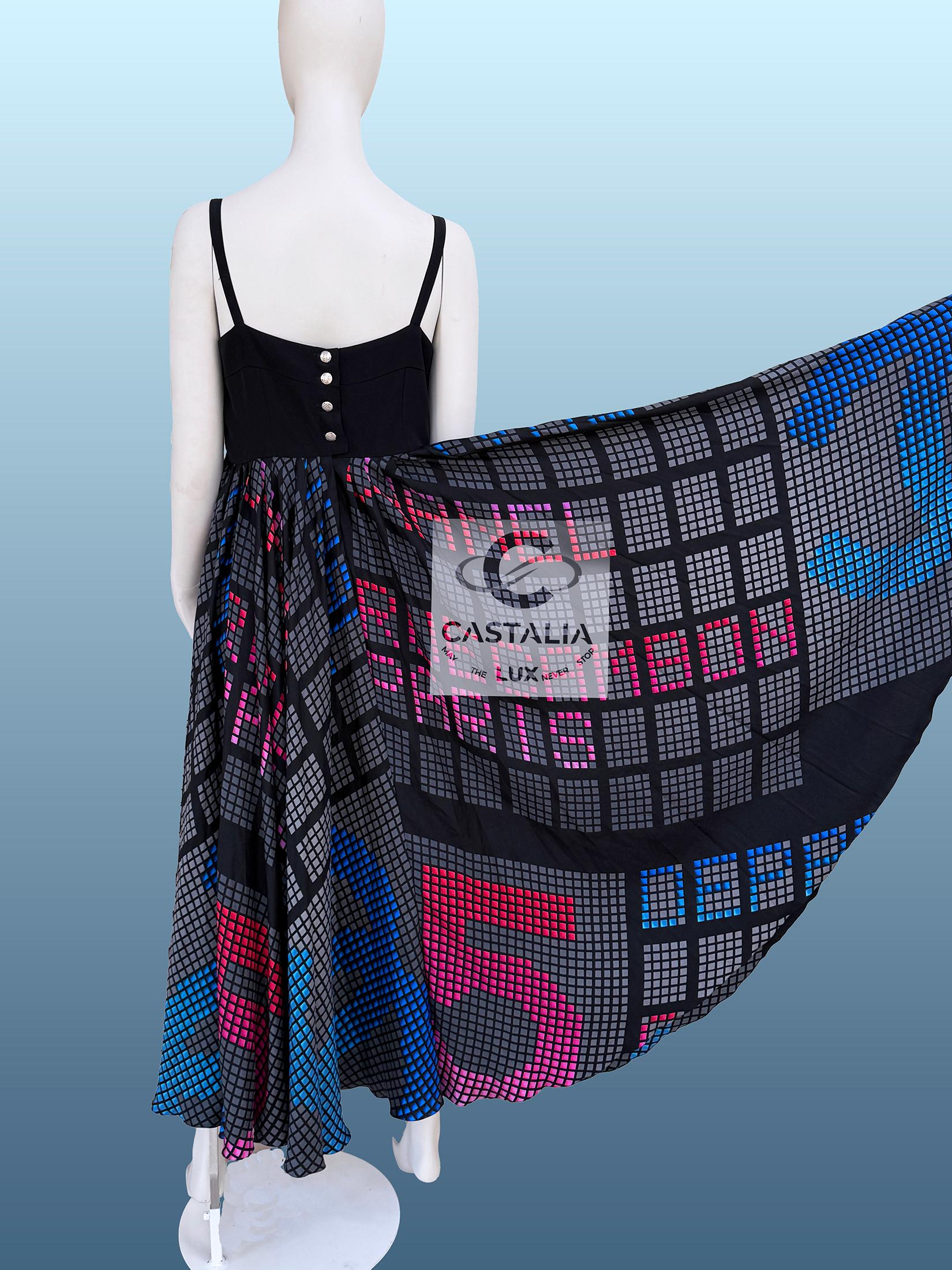 Chanel 13K$ CC Logo Maxi Abito in seta 40 FR in vendita 10