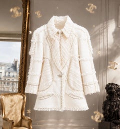 CHANEL 13K$ Museum Rare Chain Trim Ecru Tweed Jacket 40 FR