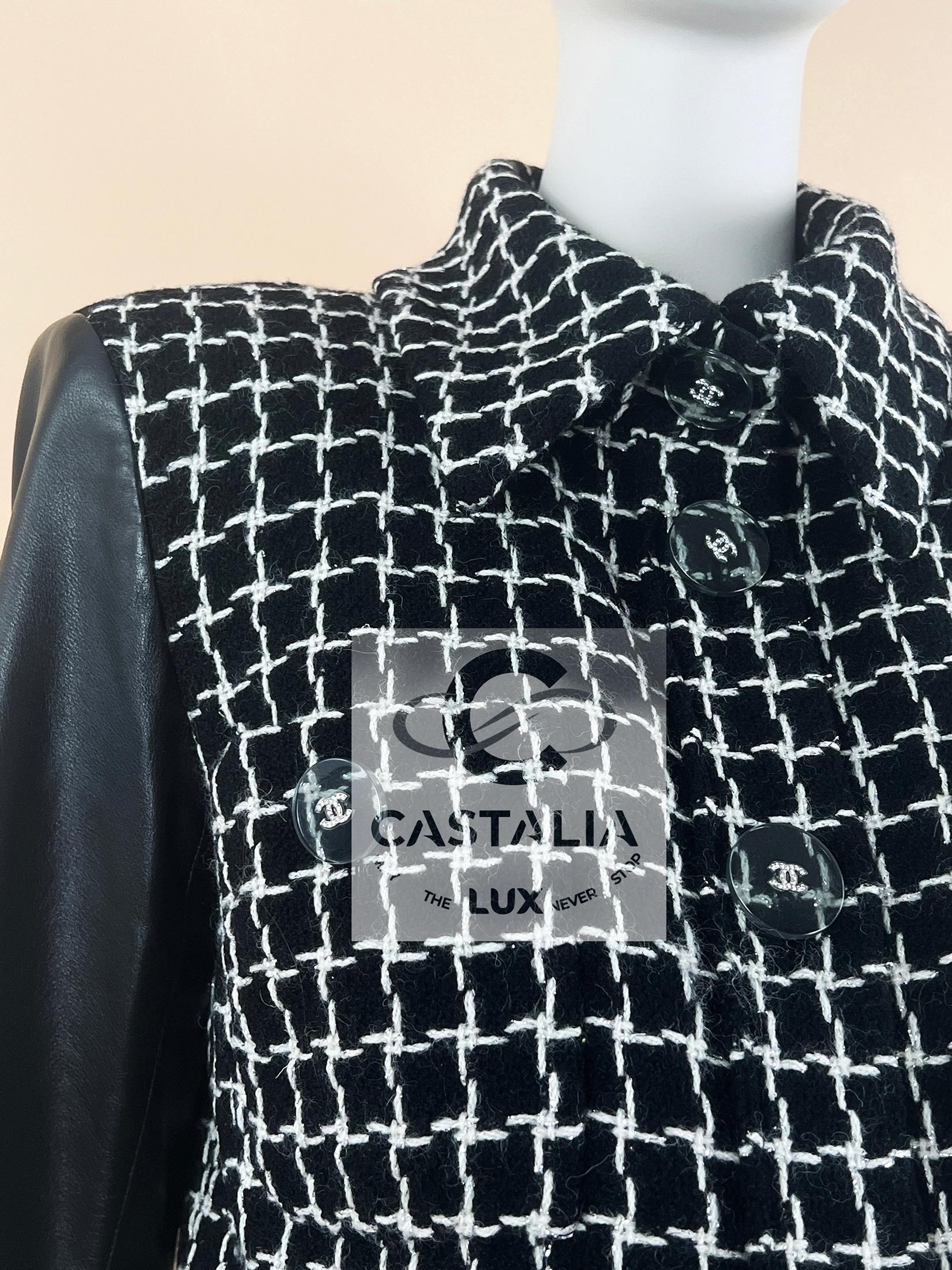 Chanel 13K$ Nuova Parigi / Cosmopolite Giacca in tweed nero 40 FR in vendita 7