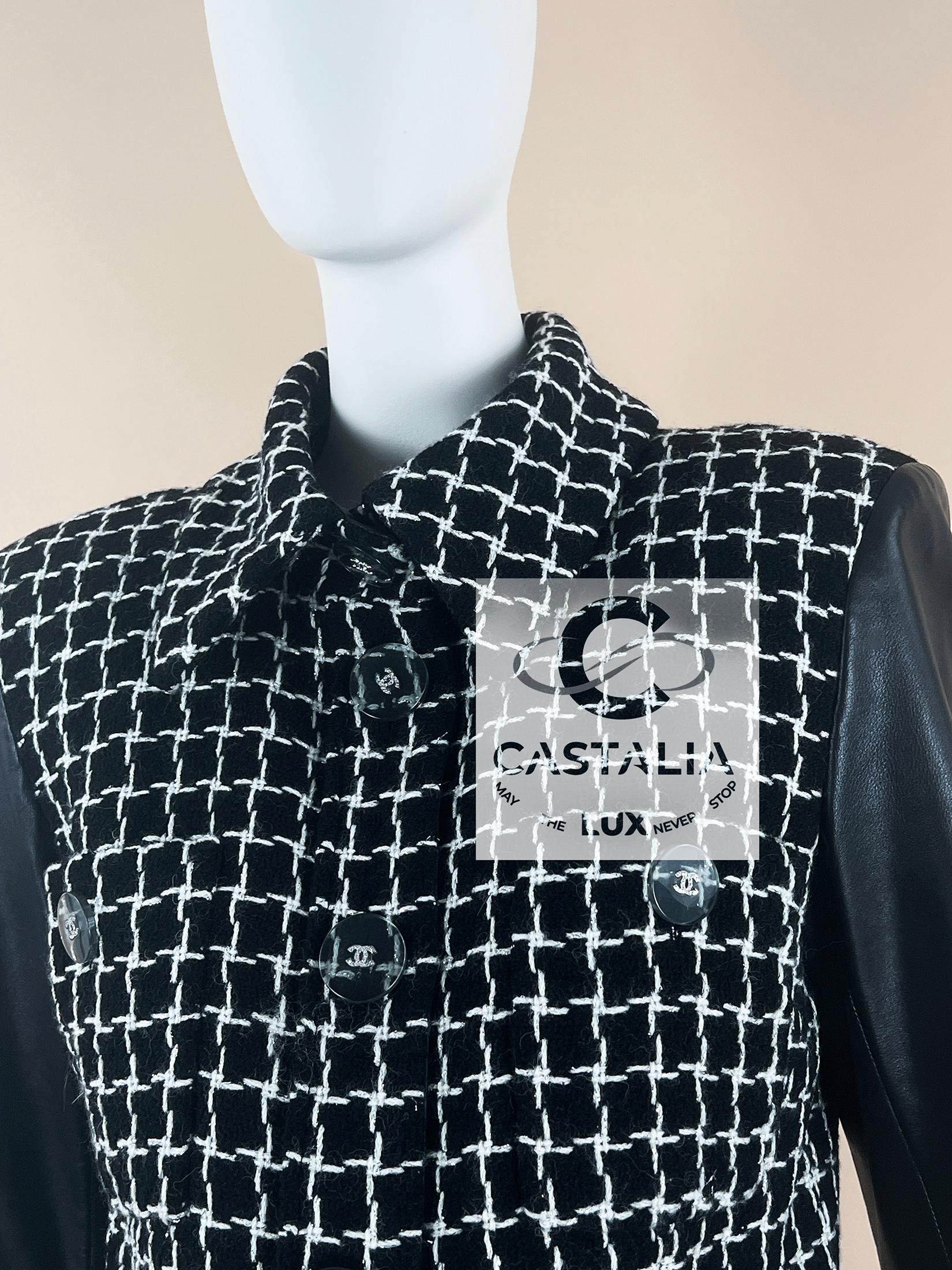 Chanel 13K$ Nuova Parigi / Cosmopolite Giacca in tweed nero 40 FR in vendita 3