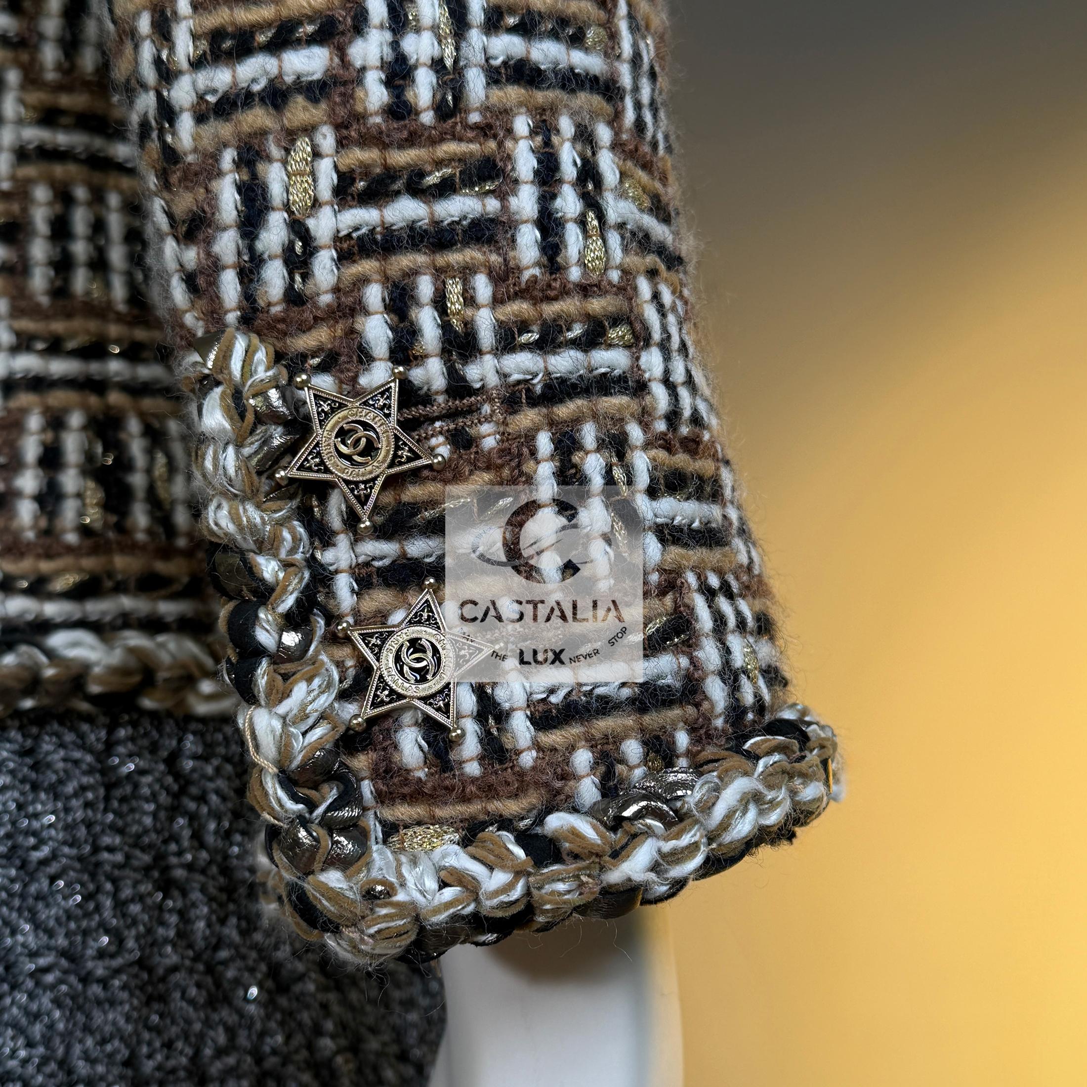 CHANEL 13K$ New Paris / Dallas CC Star Buttons Beige Tweed Jacket For Sale 6