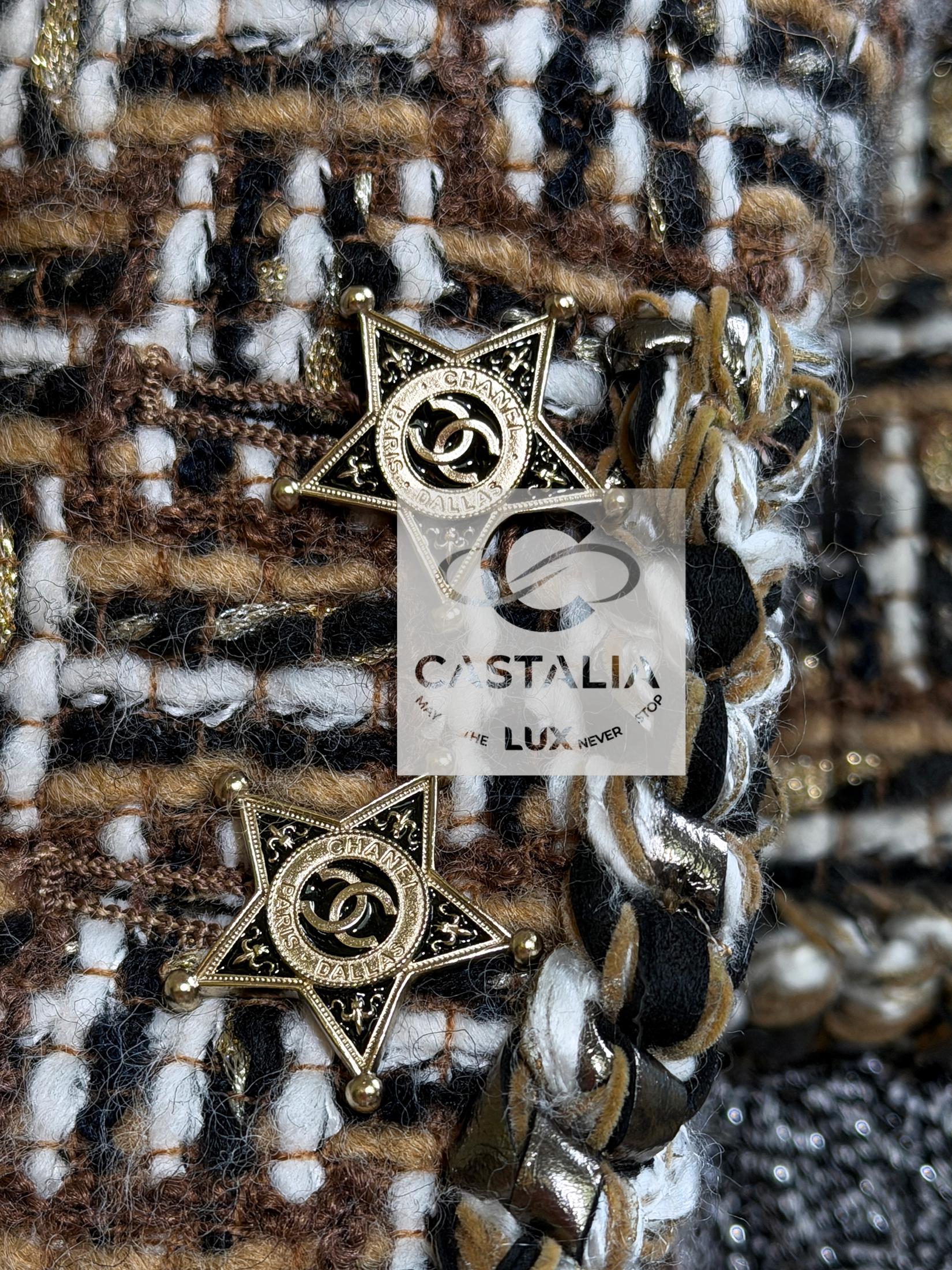 CHANEL 13K$ New Paris / Dallas CC Star Buttons Beige Tweed Jacket For Sale 7