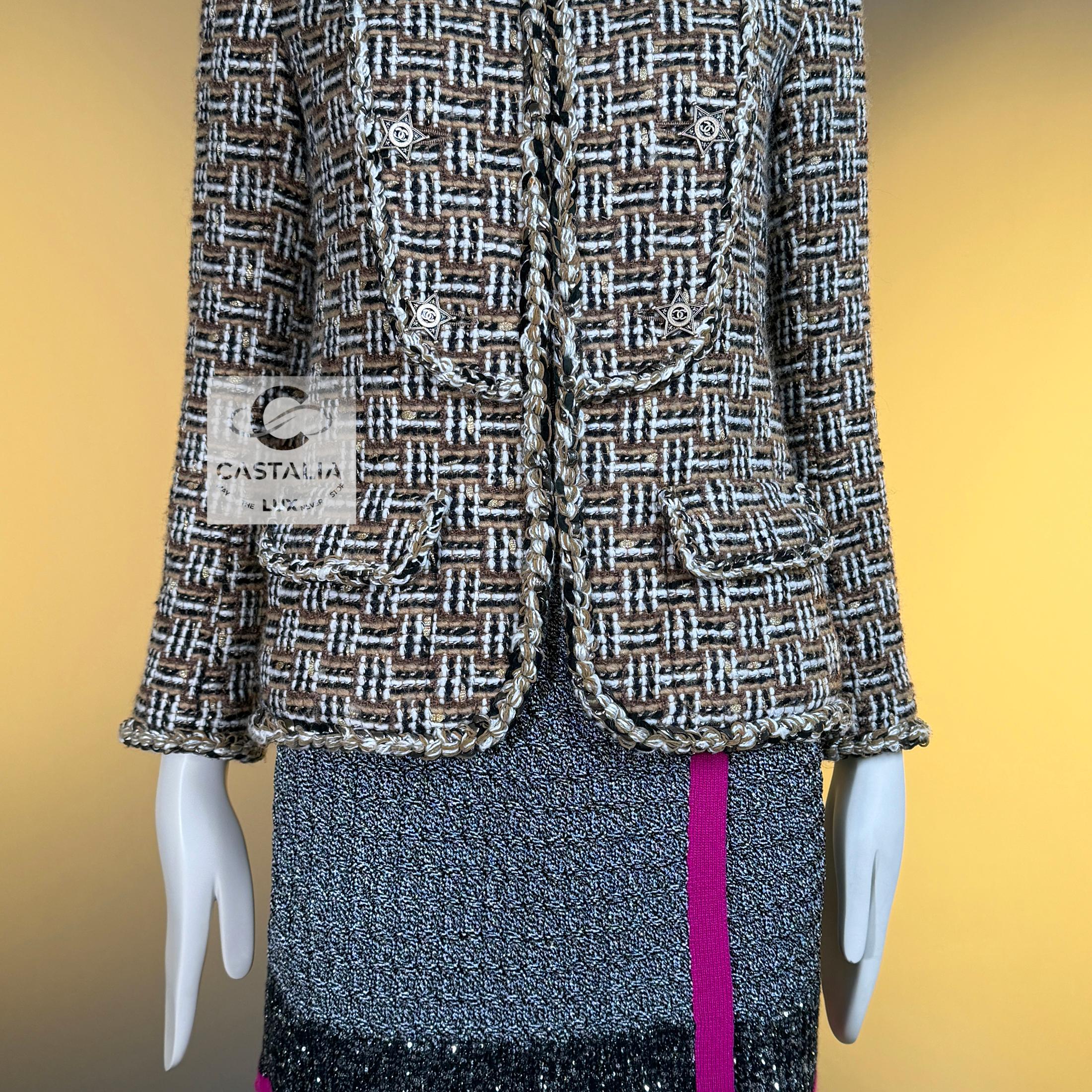 CHANEL 13K$ New Paris / Dallas CC Star Buttons Beige Tweed Jacket For Sale 8