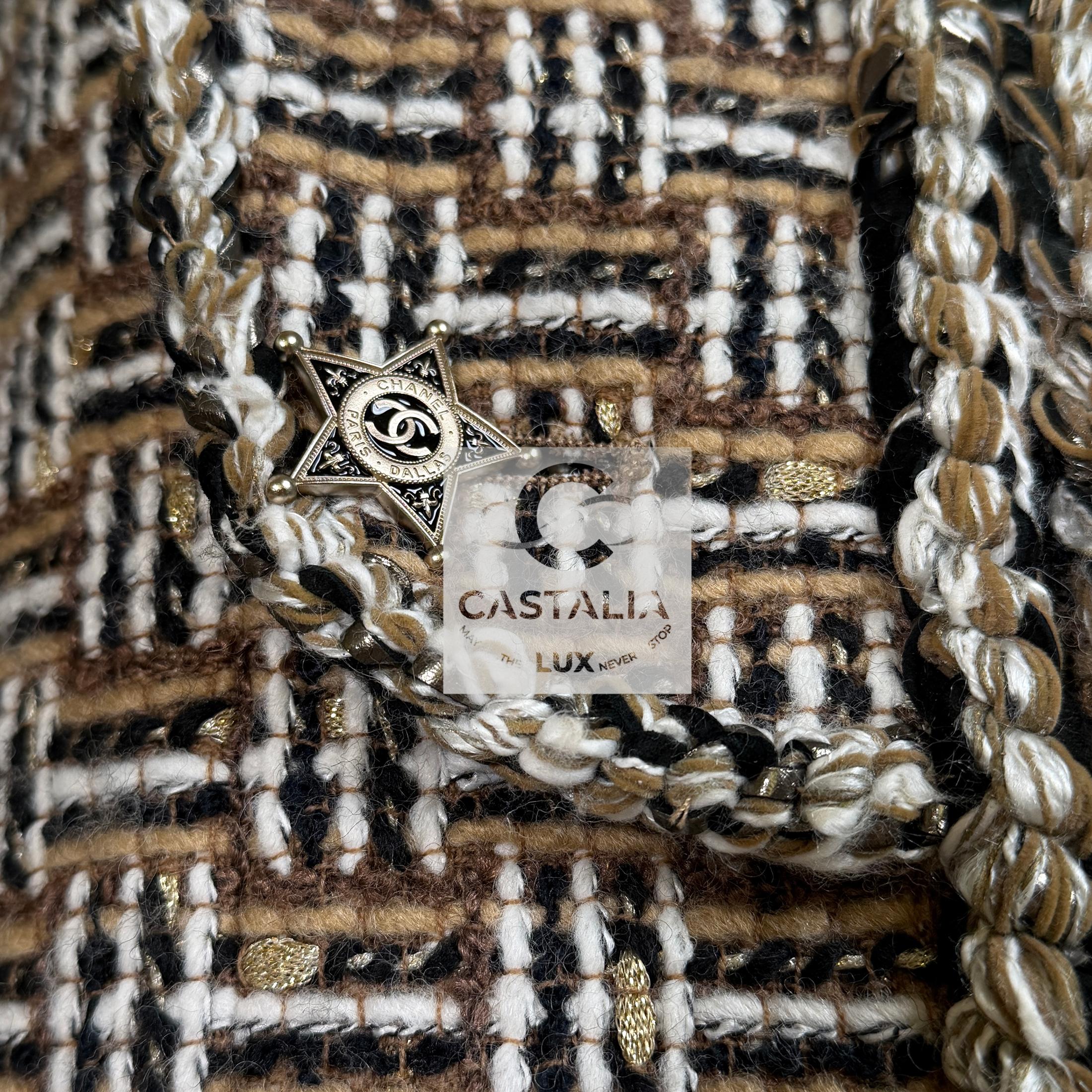 CHANEL 13K$ New Paris / Dallas CC Star Buttons Beige Tweed Jacket For Sale 9