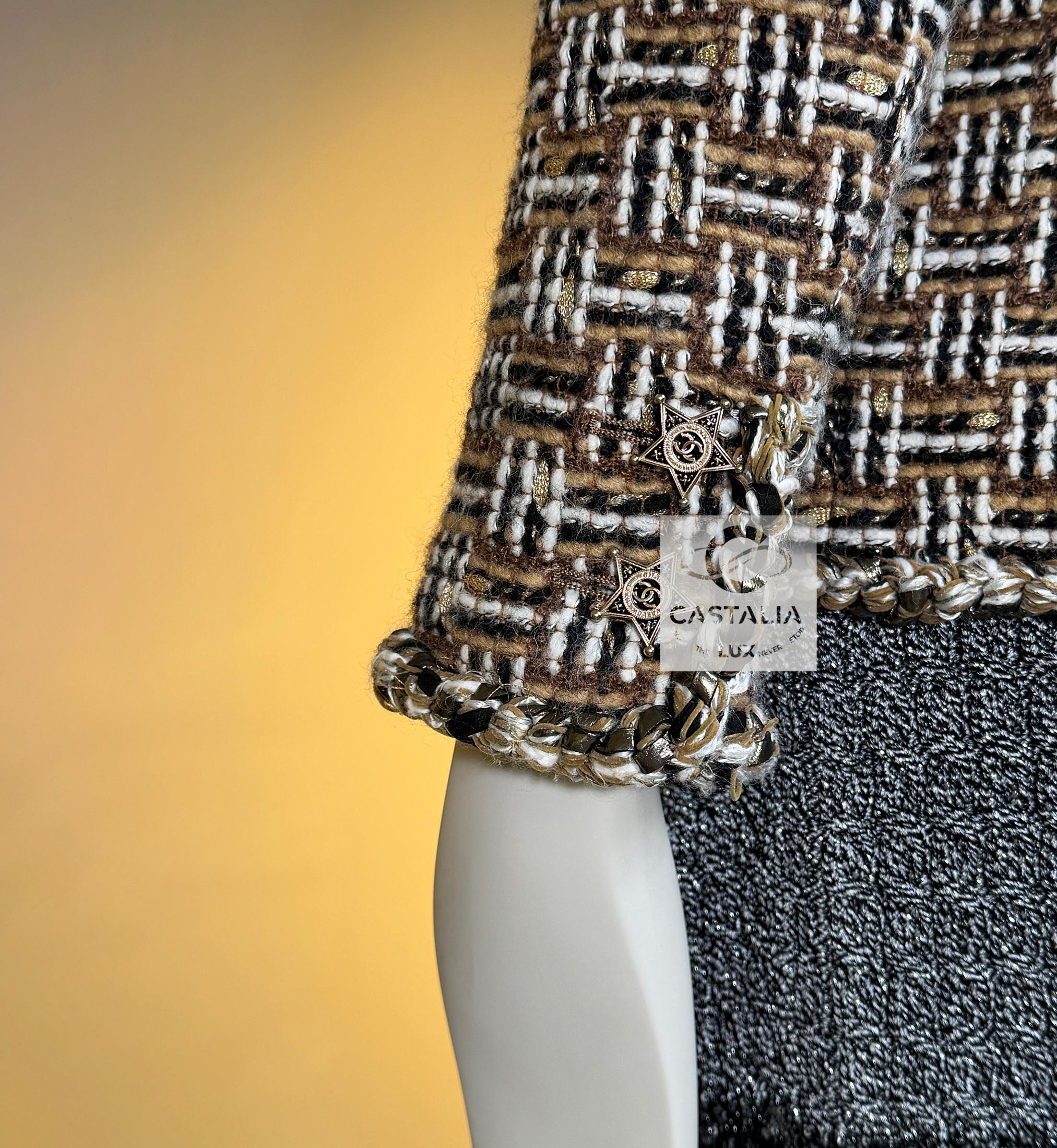 CHANEL 13K$ New Paris / Dallas CC Star Buttons Beige Tweed Jacket For Sale 10