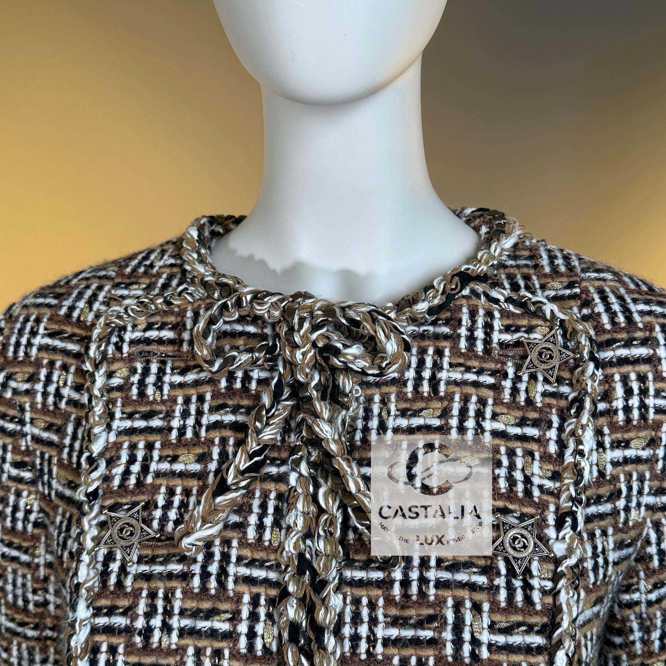 CHANEL 13K$ New Paris / Dallas CC Star Buttons Beige Tweed Jacket For Sale 11