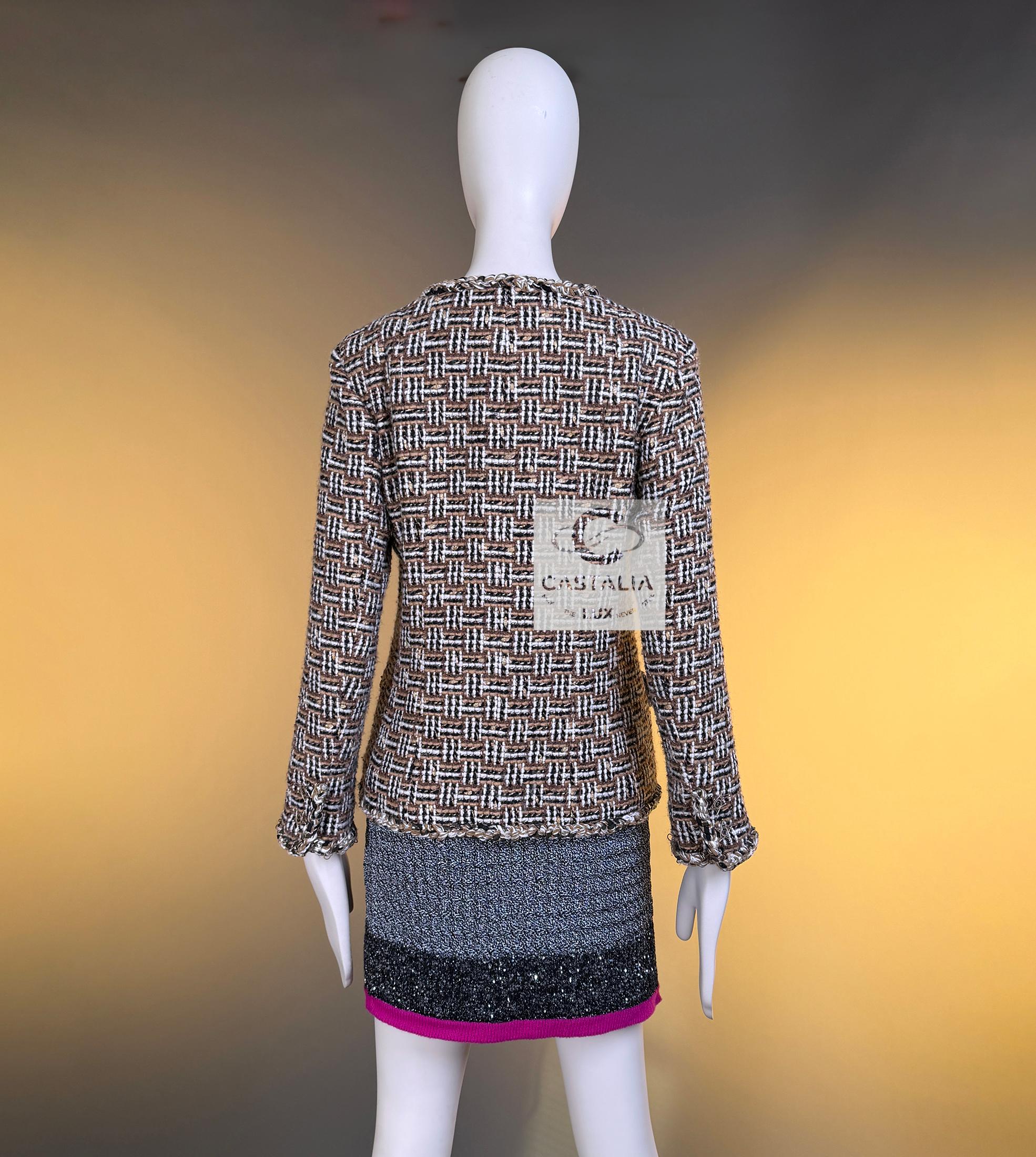 CHANEL 13K$ New Paris / Dallas CC Star Buttons Beige Tweed Jacket For Sale 12
