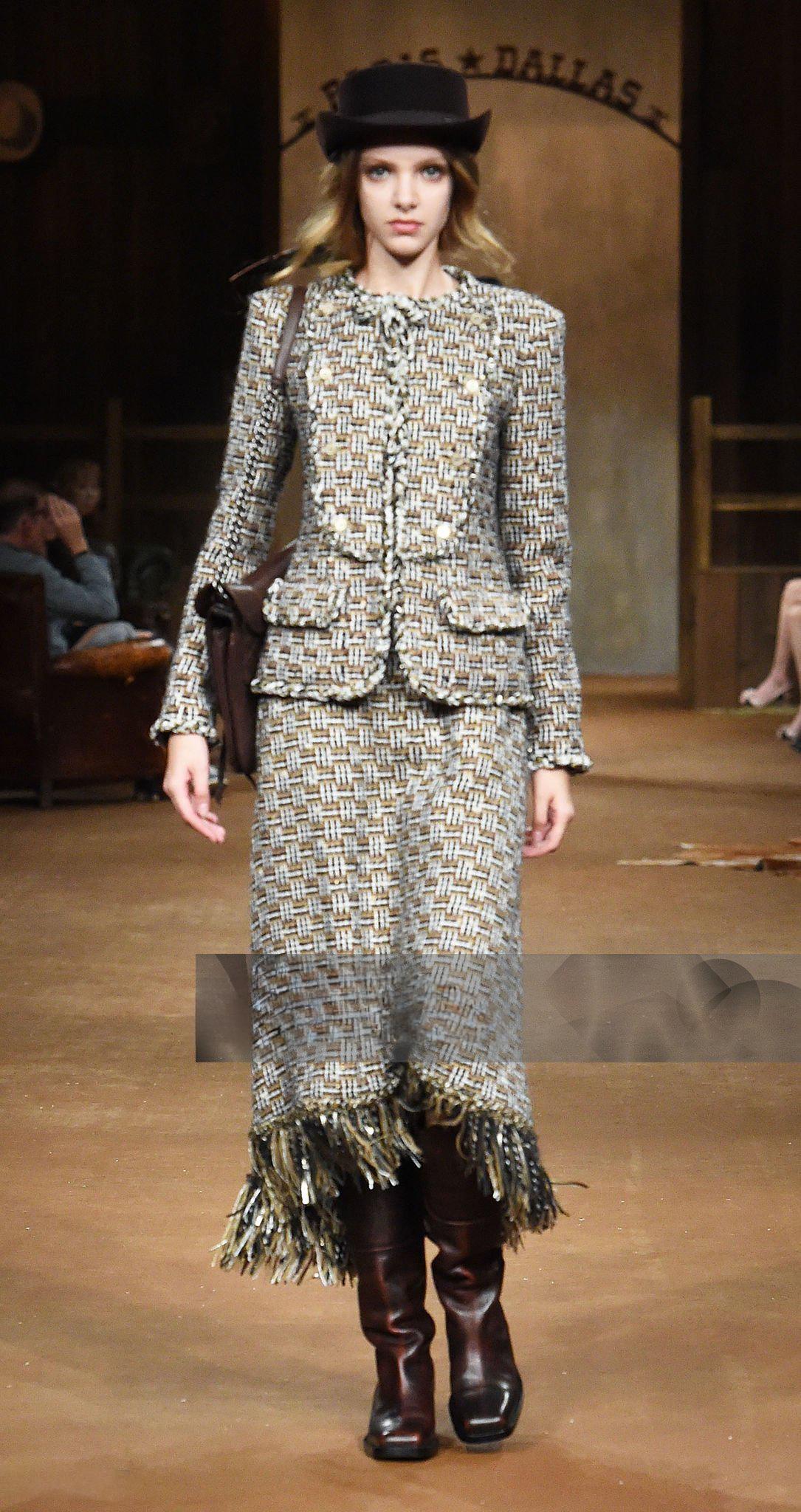 Black CHANEL 13K$ New Paris / Dallas CC Star Buttons Beige Tweed Jacket For Sale