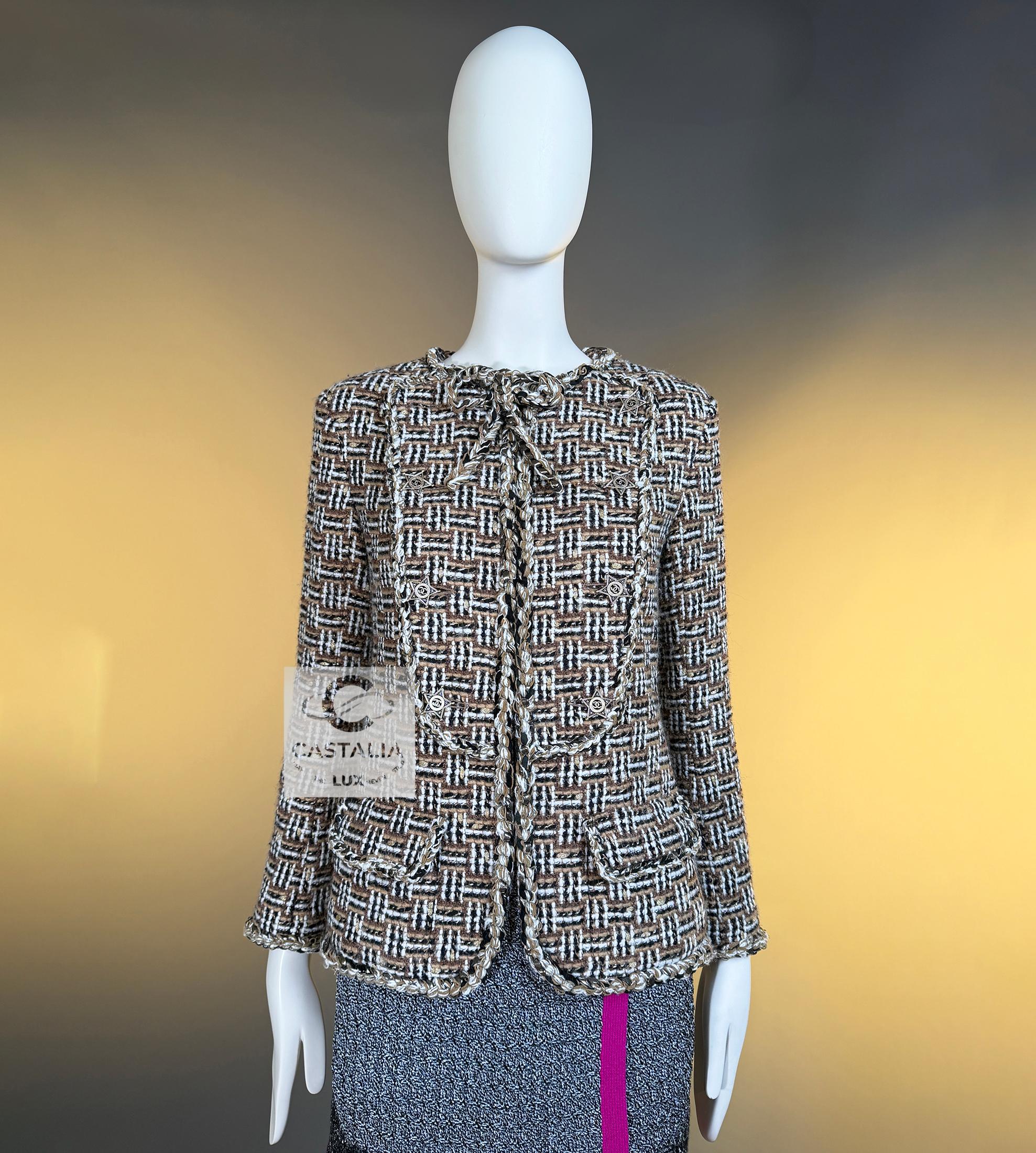 CHANEL 13K$ New Paris / Dallas CC Star Buttons Beige Tweed Jacket For Sale 4