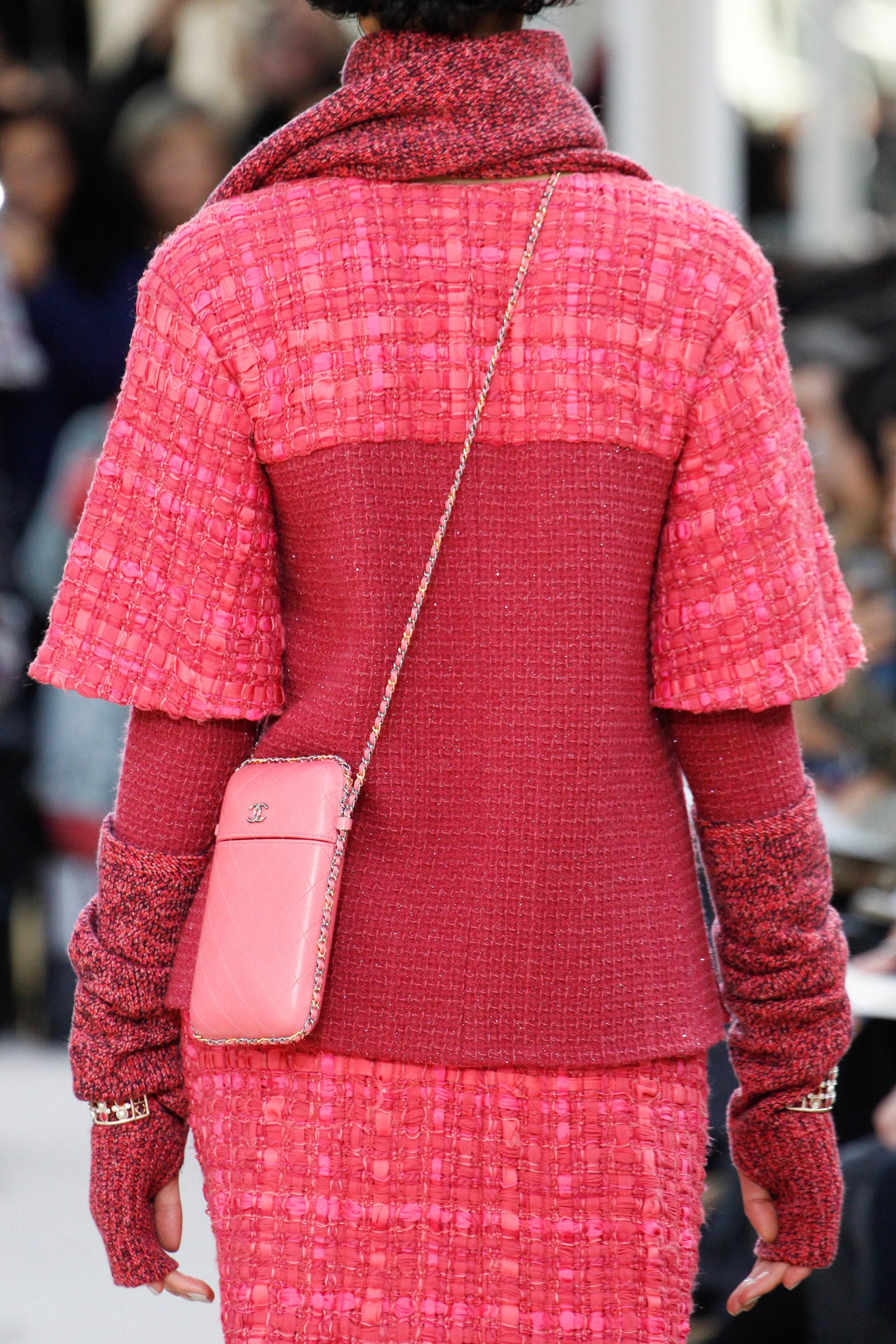 Chanel 13K$ Nueva chaqueta de tweed con cinta frambuesa 42 FR en venta 4