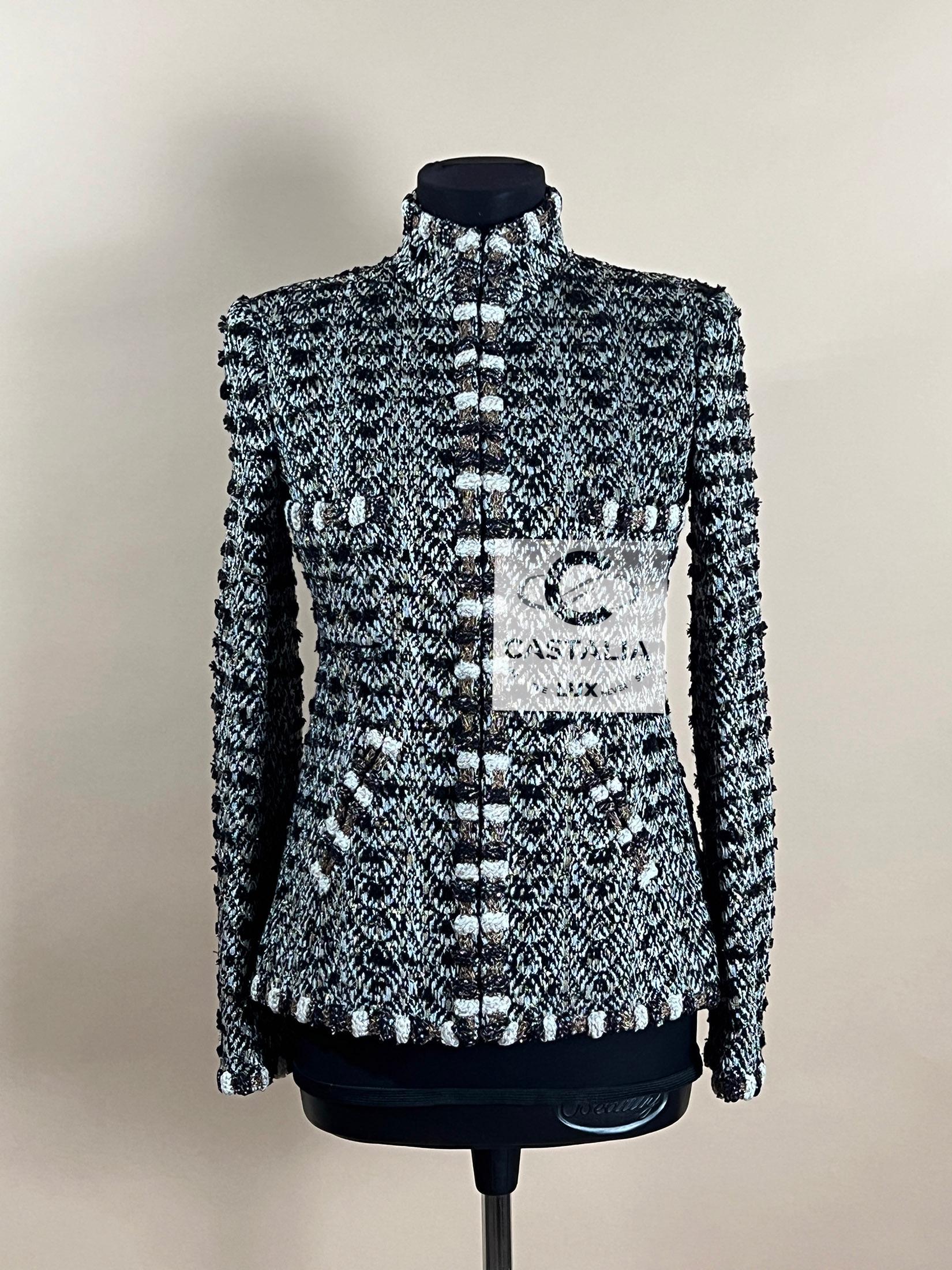 CHANEL 13K$ Paris / Bombay Runway Tweed Jacket 42 FR en vente 5