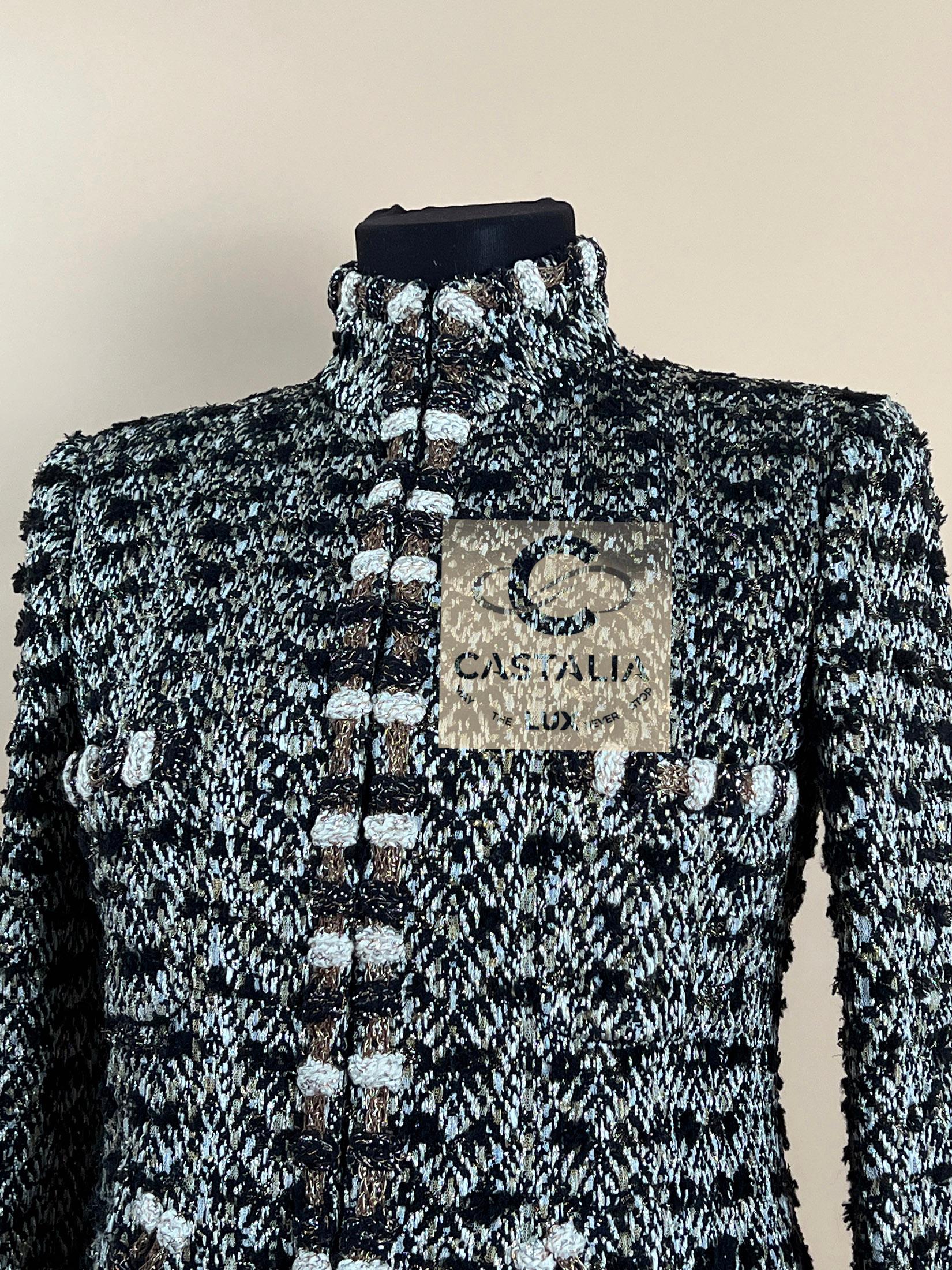 CHANEL 13K$ Paris / Bombay Runway Tweed Jacket 42 FR en vente 6