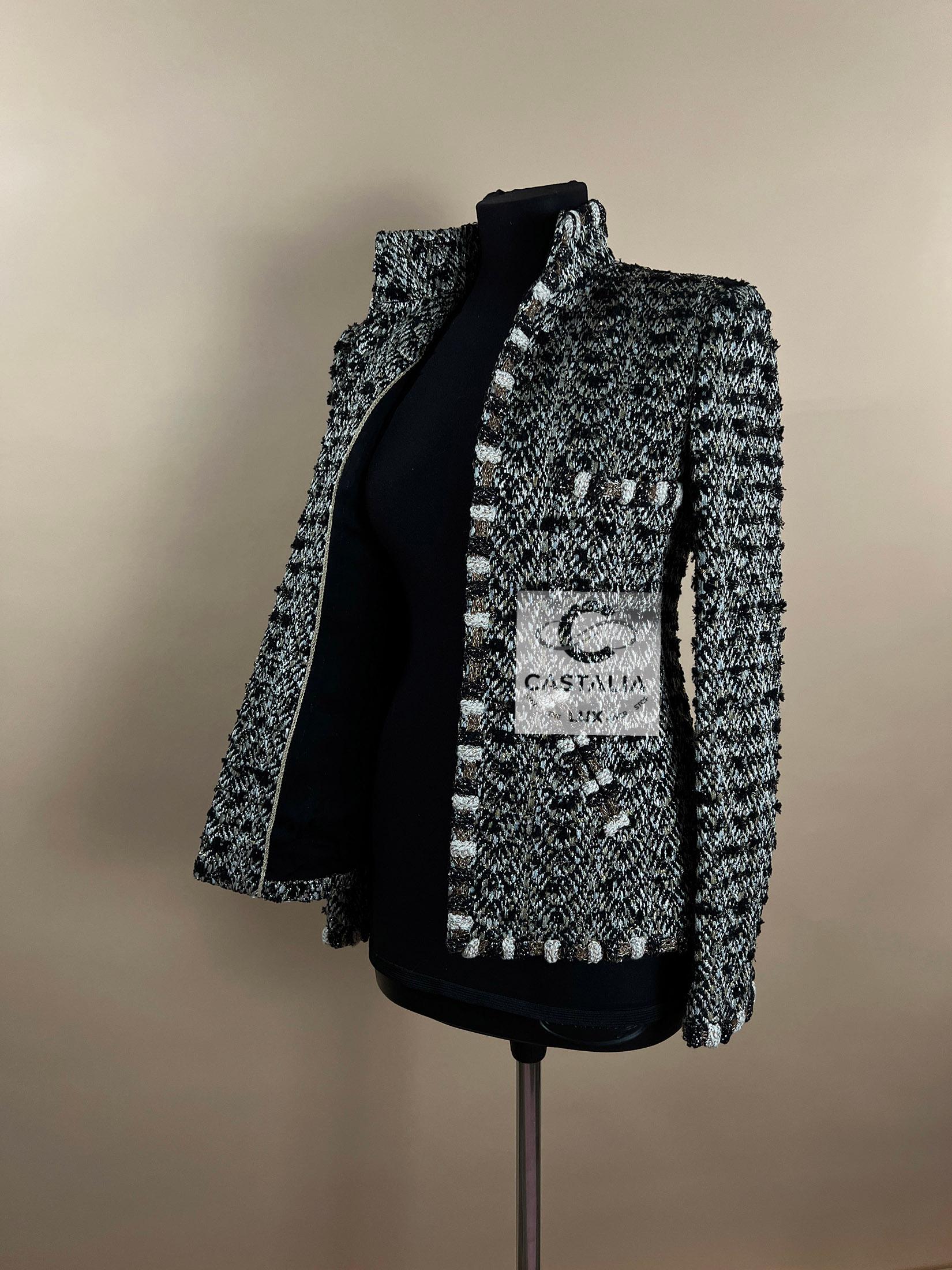 CHANEL 13K$ Paris / Bombay Runway Tweed Jacket 42 FR en vente 13
