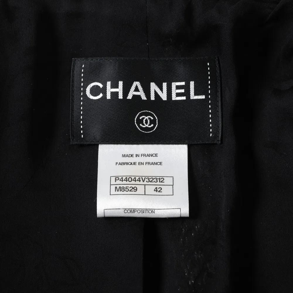 CHANEL 13K$ Paris / Bombay Runway Tweed Jacket 42 FR en vente 15
