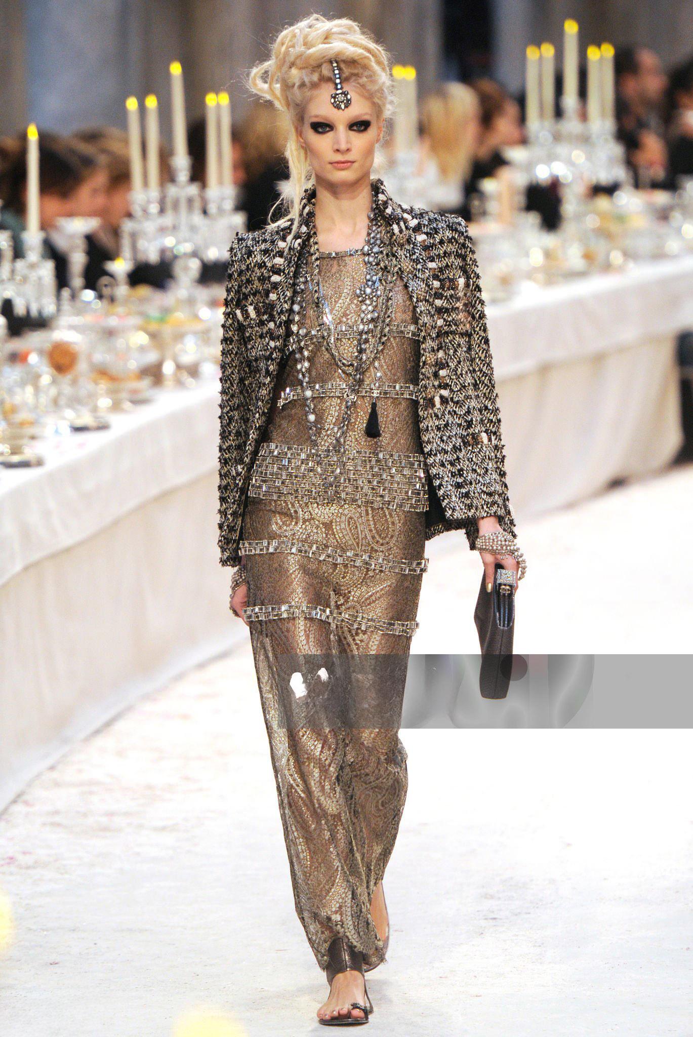 Noir CHANEL 13K$ Paris / Bombay Runway Tweed Jacket 42 FR en vente