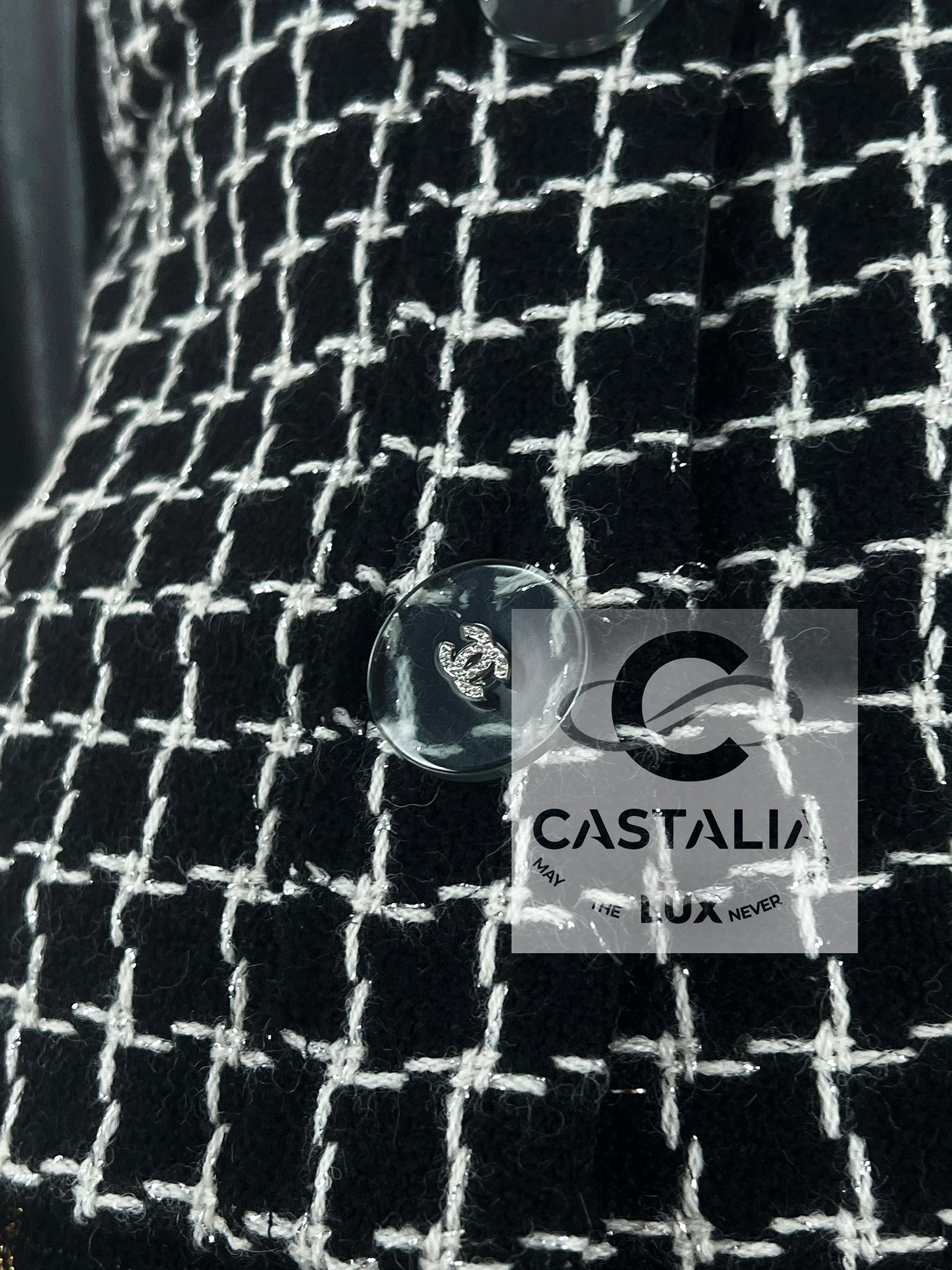 Chanel 13K$ Paris / Cosmopolite Giacca di tweed nero 40 FR in vendita 11