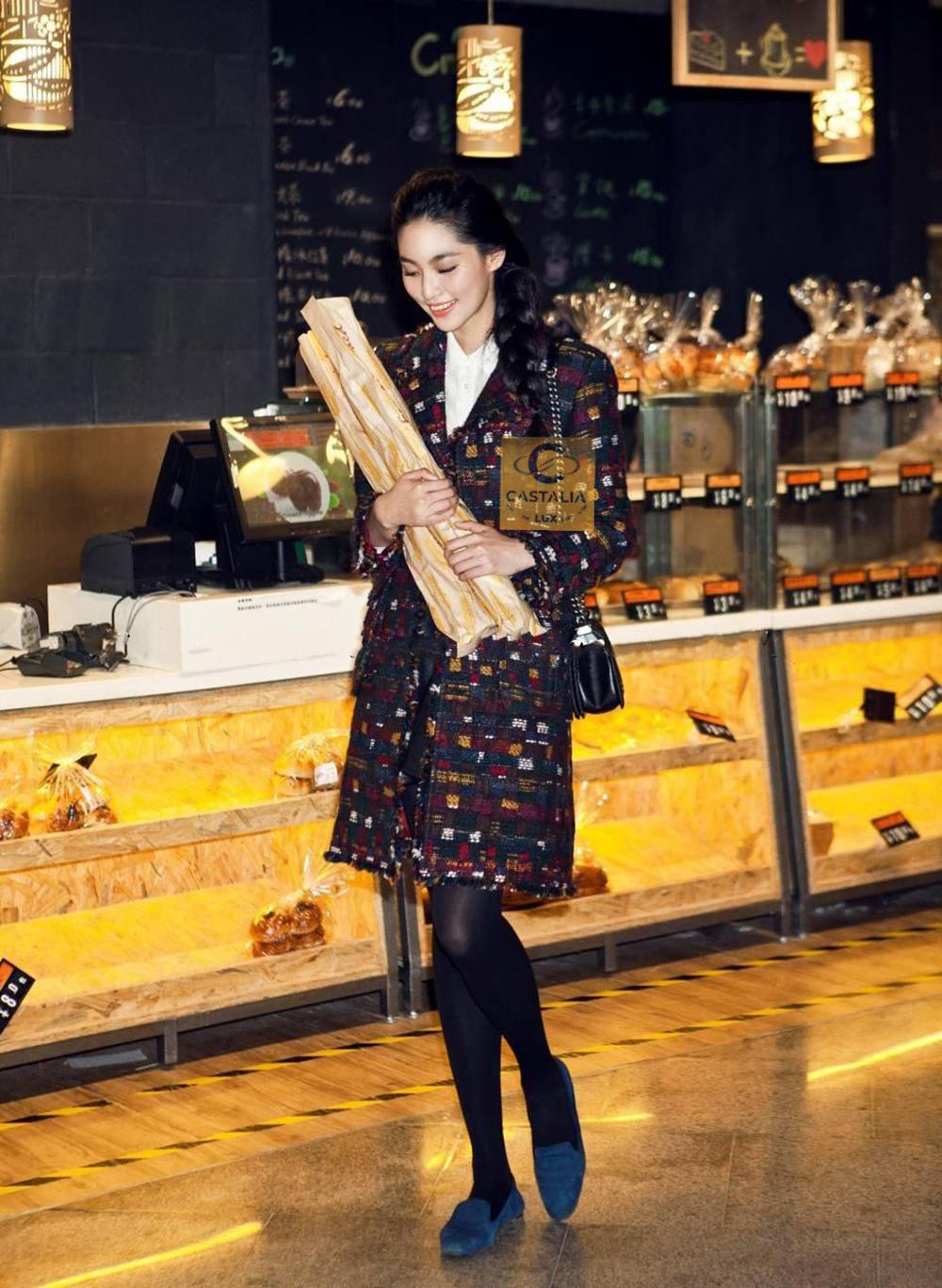 da uomo o donna Chanel 13K$ Parigi / Edimburgo CC Gripoix Bottoni Cappotto in Tweed 42 FR in vendita