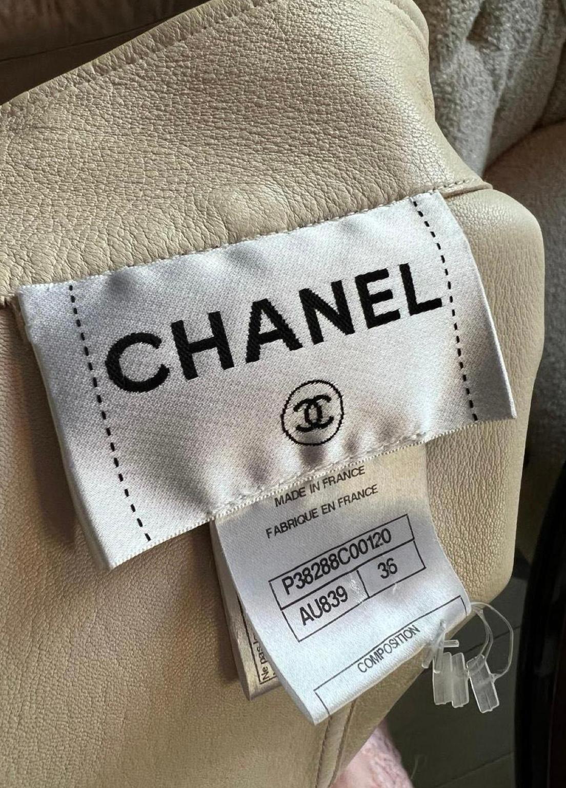 Chanel 13K$ Giacca in pelle beige da passerella 36 FR 6