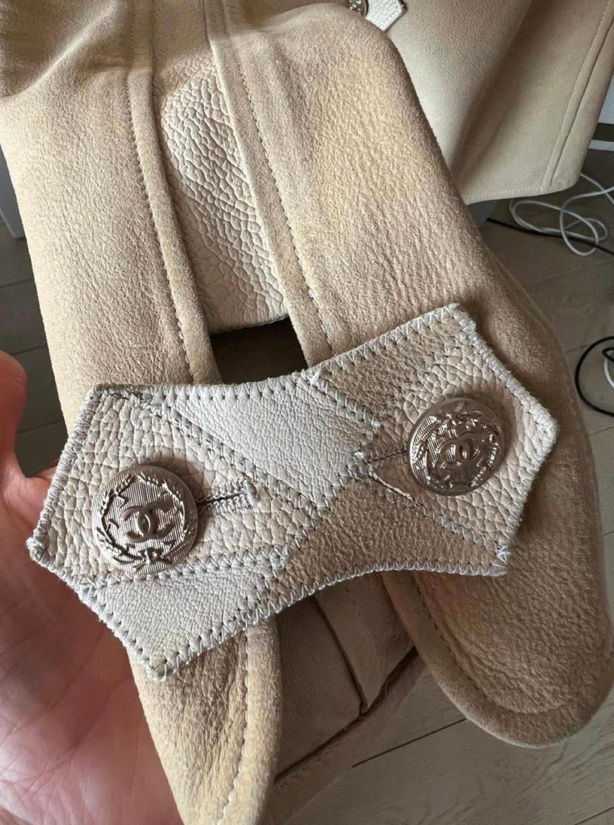 Chanel 13K$ Giacca in pelle beige da passerella 36 FR 2