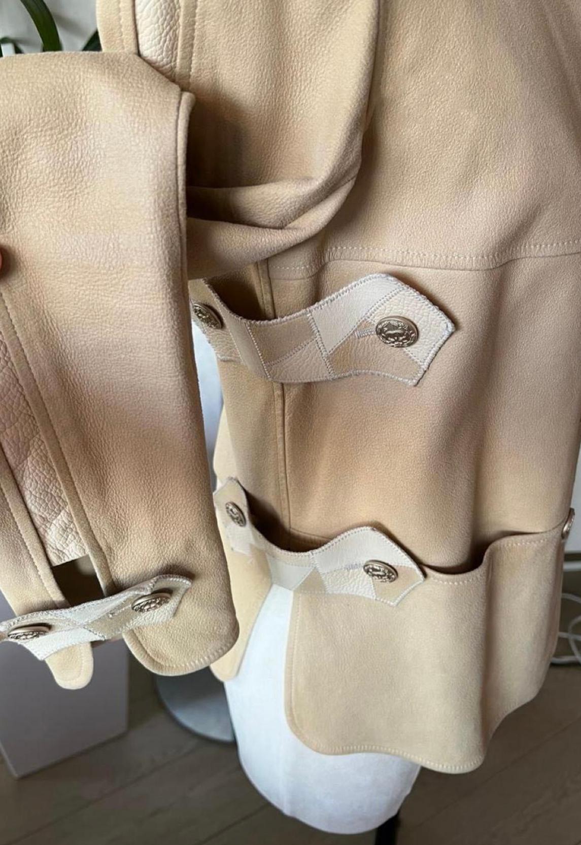 Chanel 13K$ Giacca in pelle beige da passerella 36 FR 4