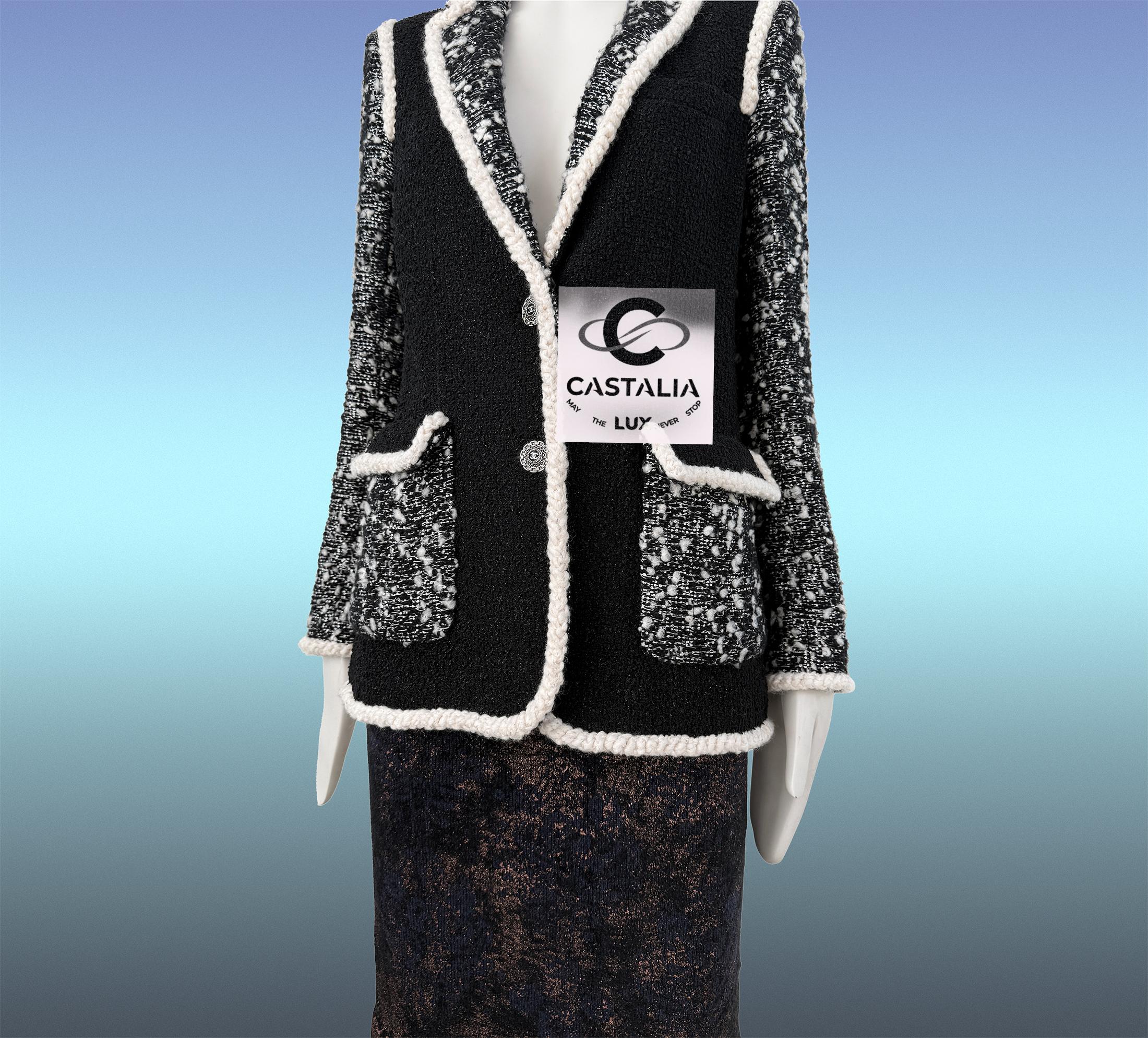 Chanel 13K$ Giacca nera da passerella con decorazioni in paillettes 34 FR in vendita 6