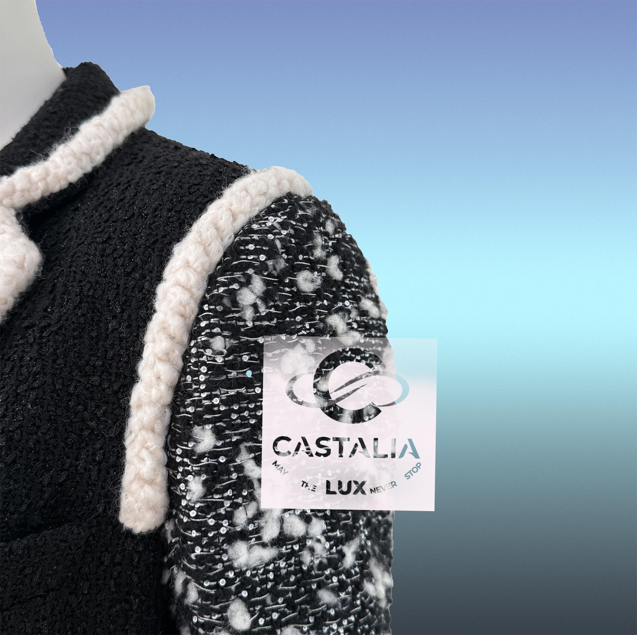 Chanel 13K$ Giacca nera da passerella con decorazioni in paillettes 34 FR in vendita 8