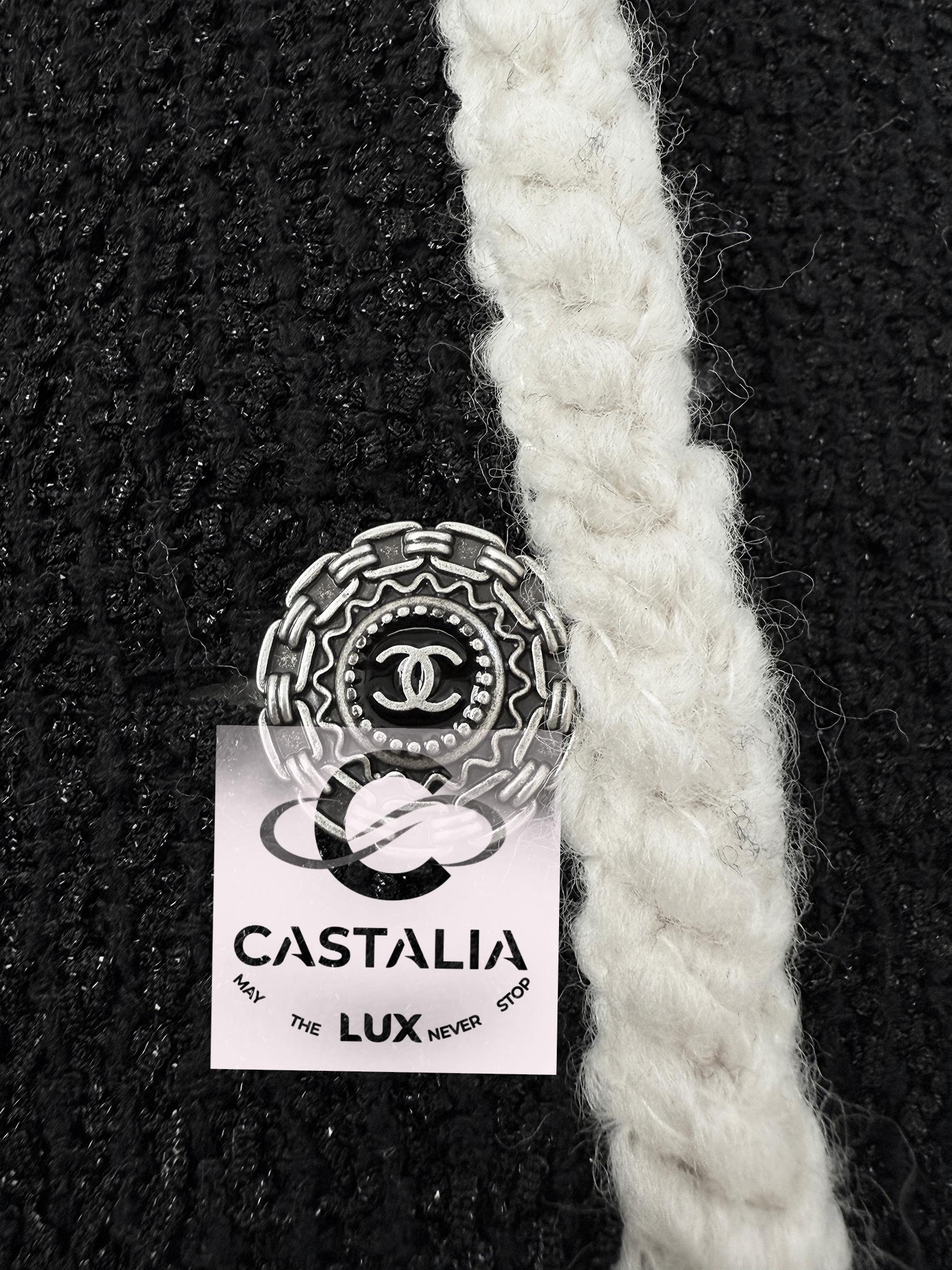 Chanel 13K$ Giacca nera da passerella con decorazioni in paillettes 34 FR in vendita 9