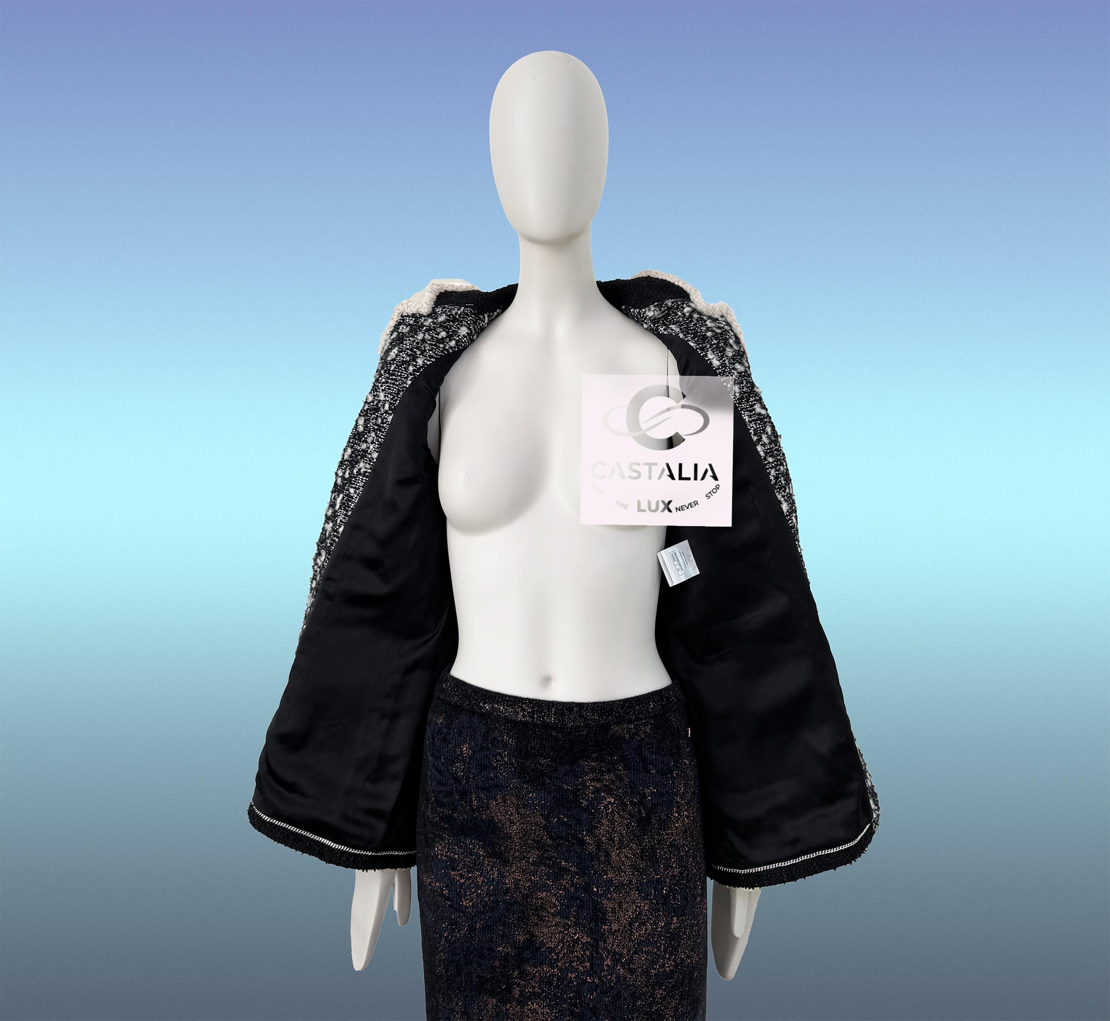 Chanel 13K$ Giacca nera da passerella con decorazioni in paillettes 34 FR in vendita 13