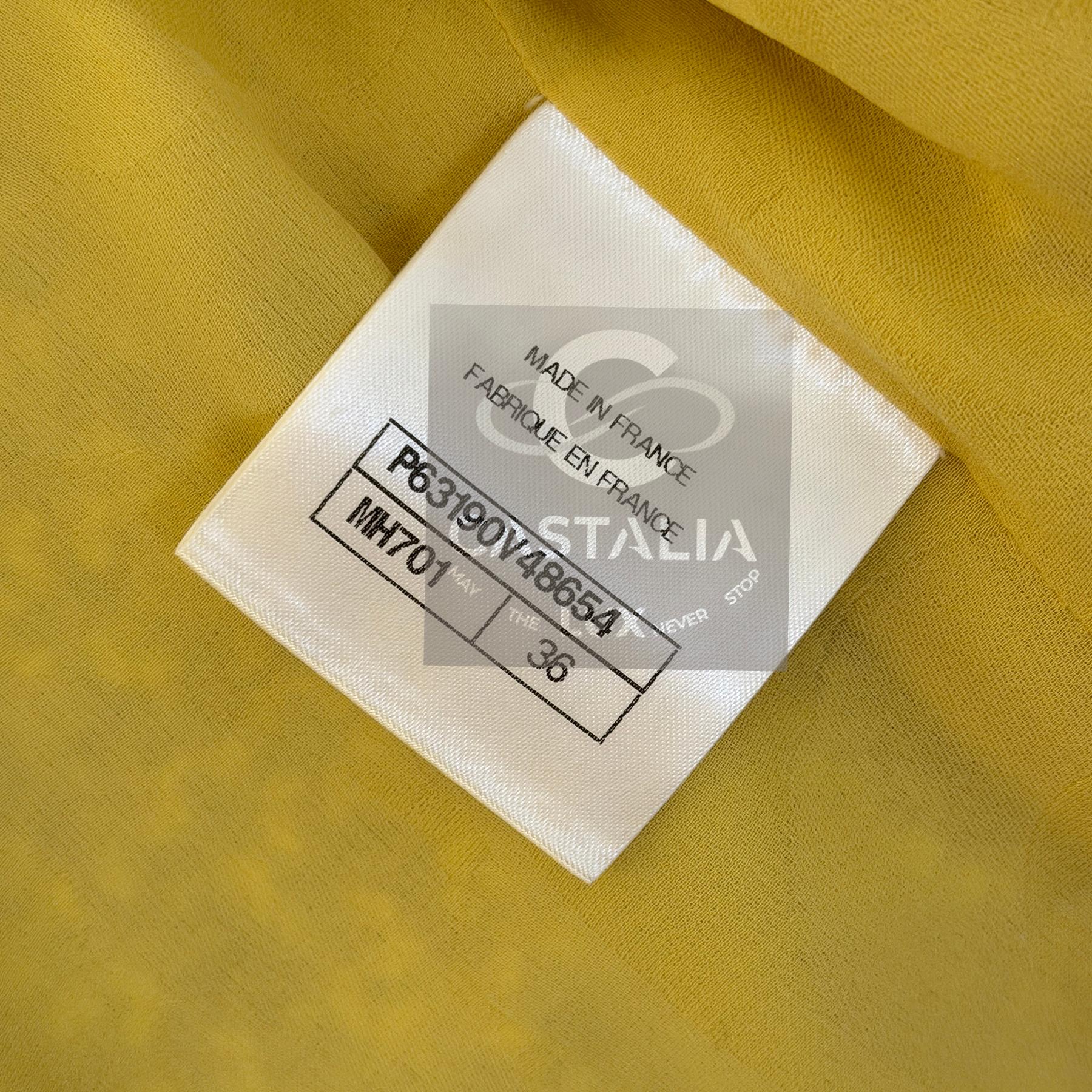 CHANEL 13K$ Statement Sunlight Tweed Jacket with Chain Link Trim 36 FR en vente 15