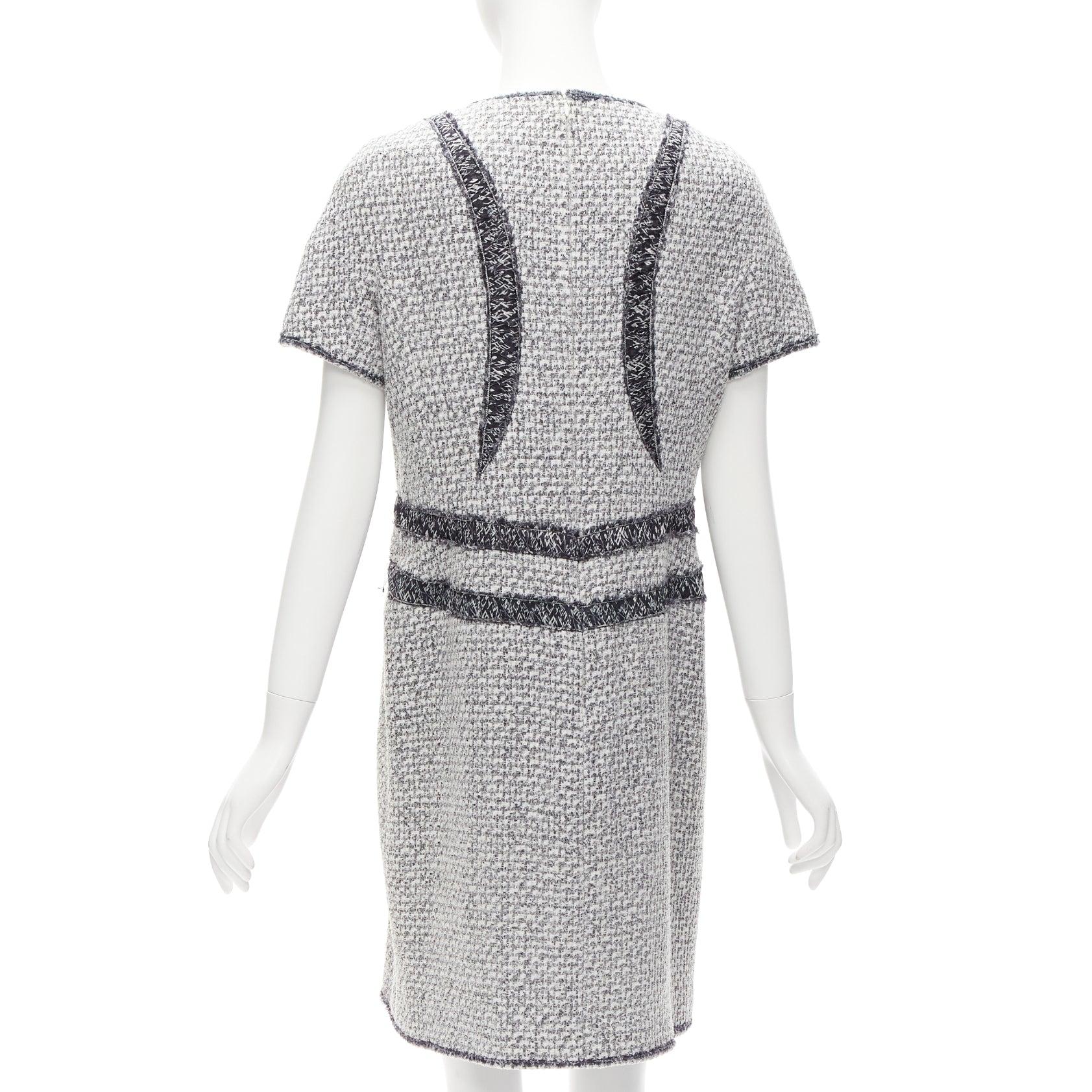 CHANEL 13P grey graphic panels Fantasy Tweed shift dress FR46 3XL In Good Condition For Sale In Hong Kong, NT