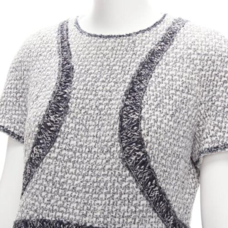 CHANEL 13P Graues Fantasie-Tweed-Shiftkleid aus Tweed mit grafischen Tafeln FR46 3XL im Angebot 3