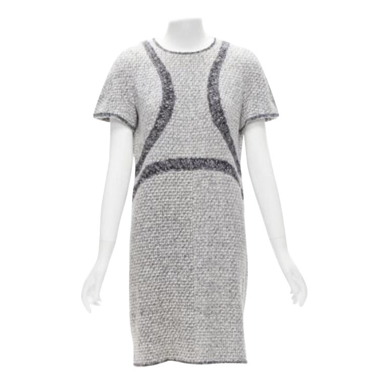 CHANEL 13P Graues Fantasie-Tweed-Shiftkleid aus Tweed mit grafischen Tafeln FR46 3XL
