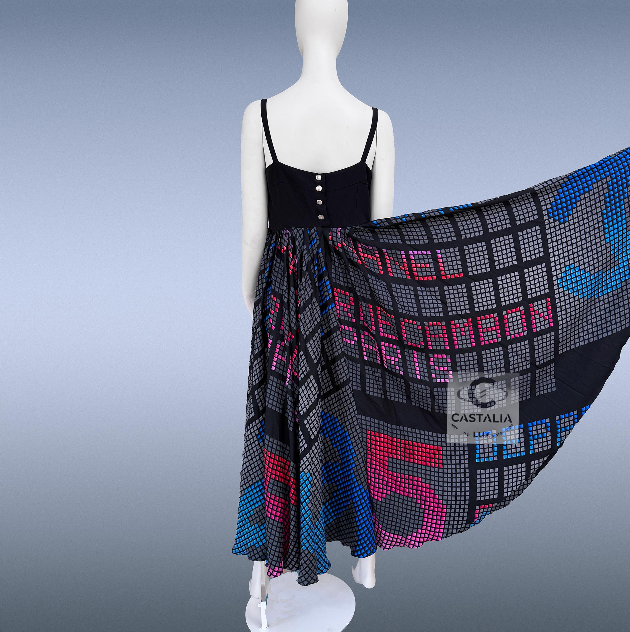 CHANEL 14K$ Airlines CC LOgo Maxi Silk Dress 40 FR en vente 6