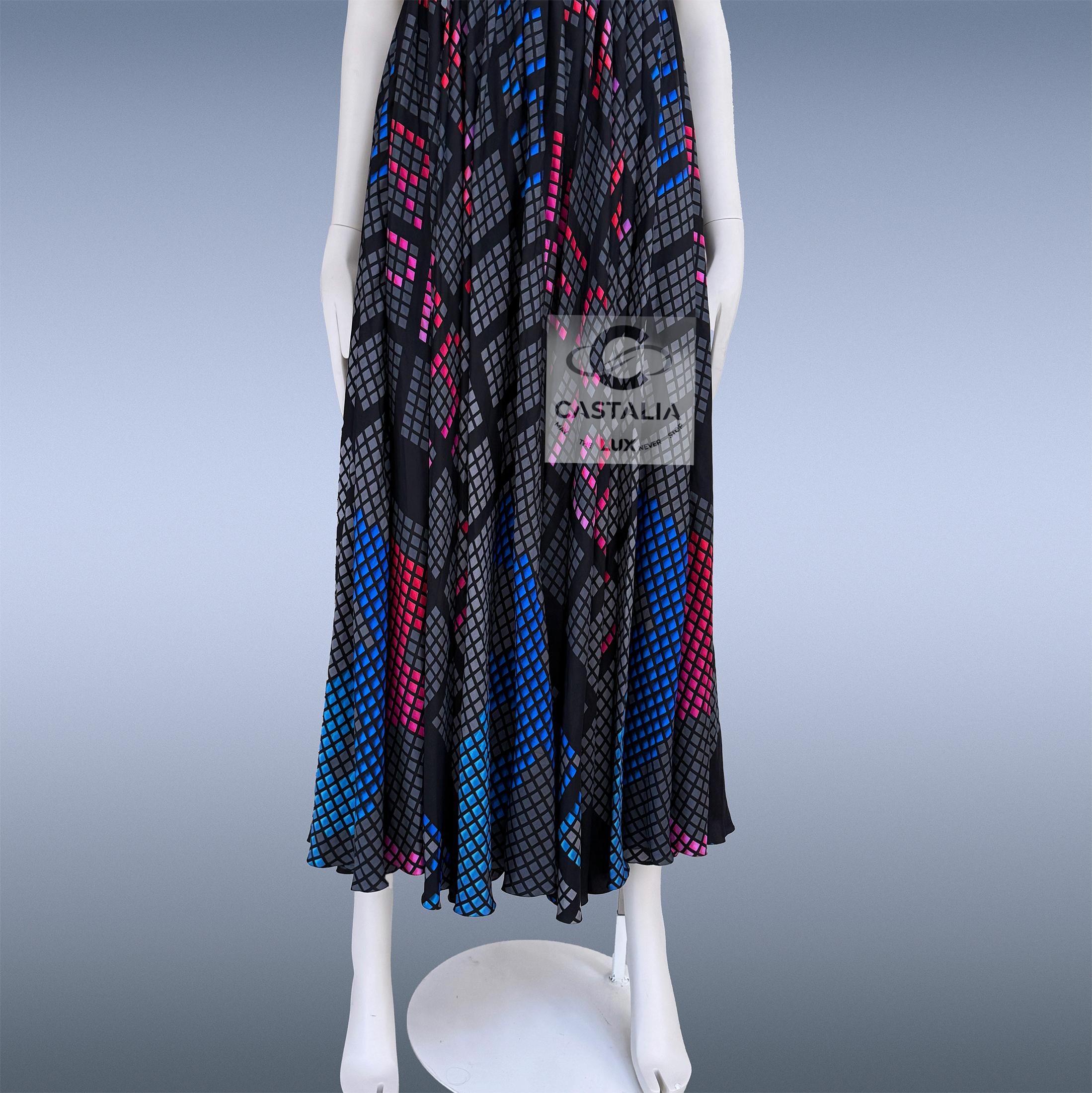 CHANEL 14K$ Airlines CC LOgo Maxi Silk Dress 40 FR en vente 8