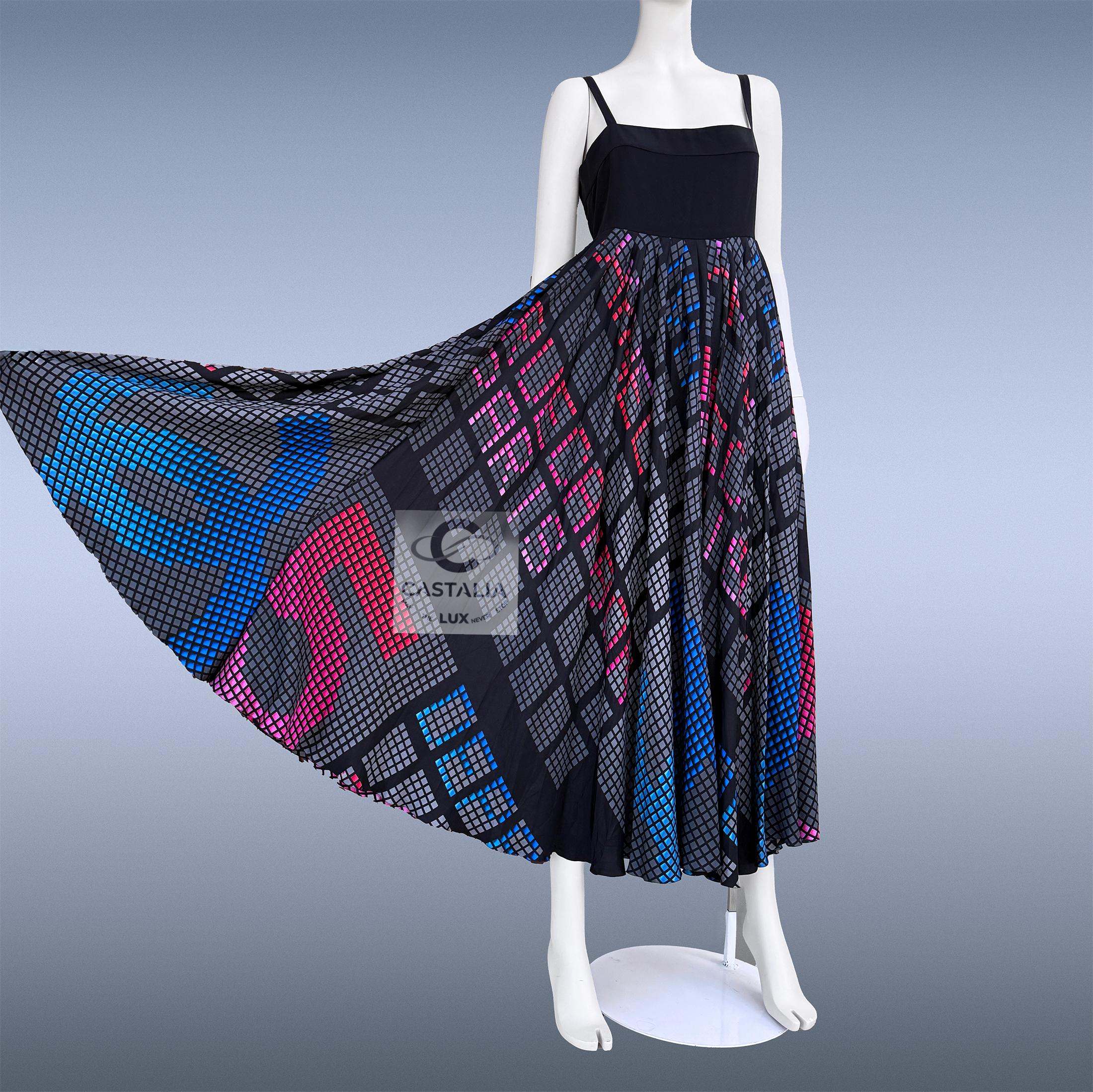 CHANEL 14K$ Airlines CC LOgo Maxi Silk Dress 40 FR en vente 2