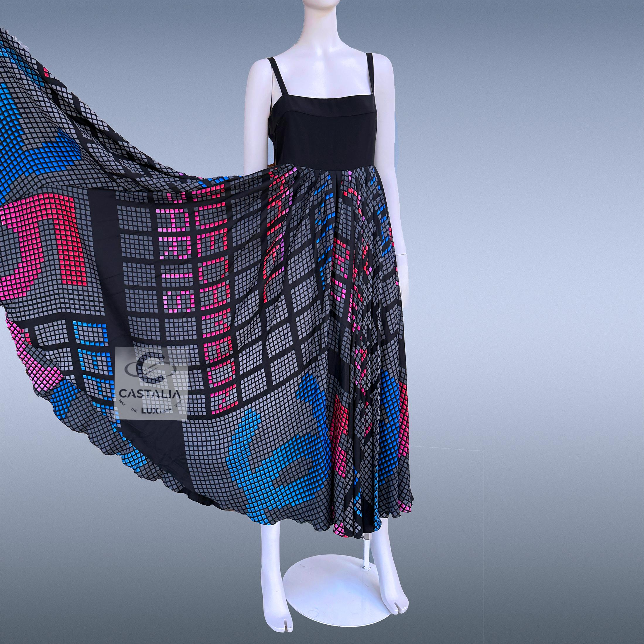 CHANEL 14K$ Airlines CC LOgo Maxi Silk Dress 40 FR en vente 3