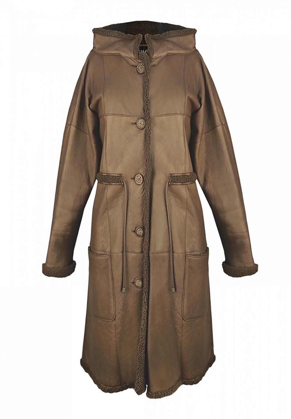 Chanel 14K$ Collectors CC Buttons Shearling Coat  In Excellent Condition For Sale In Dubai, AE