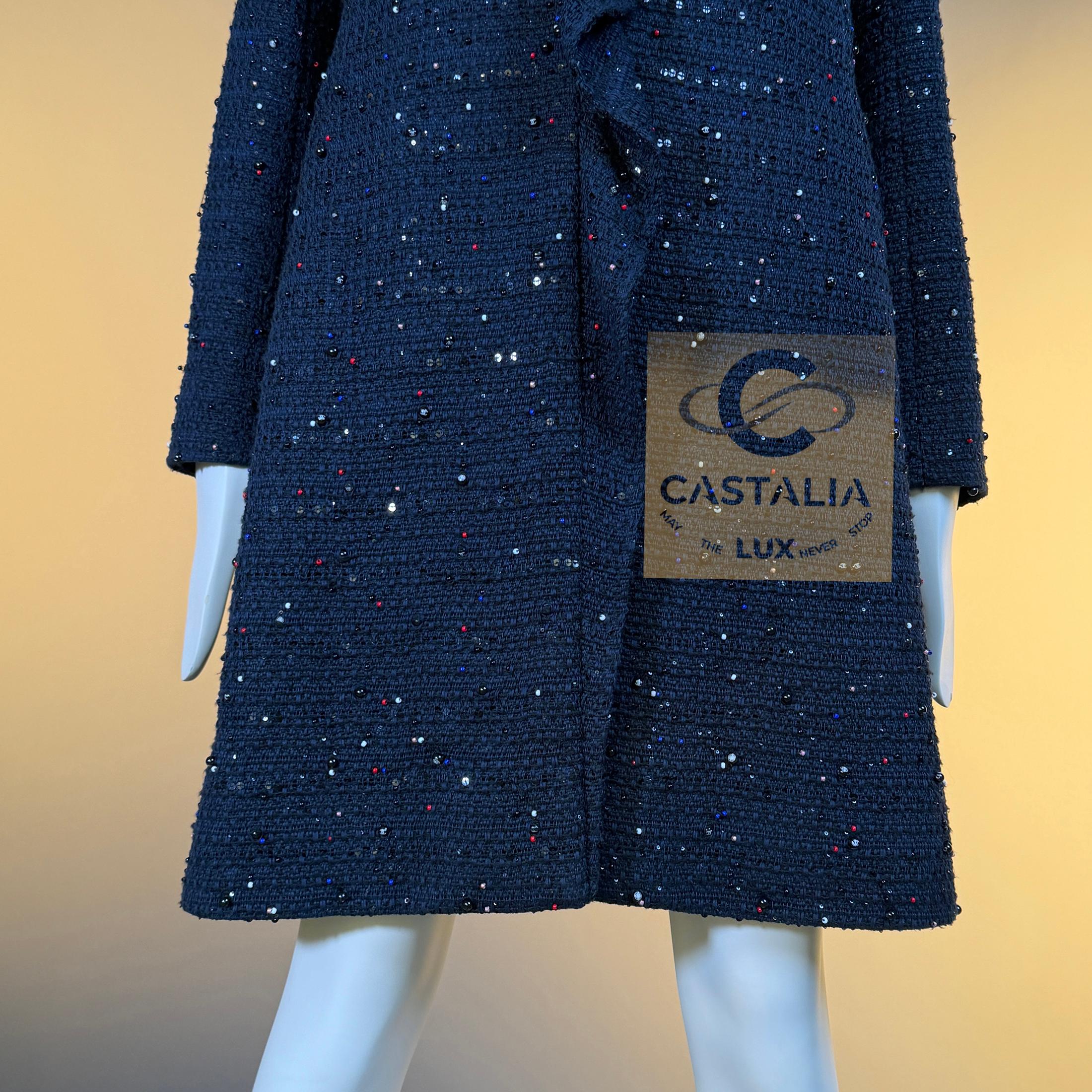 CHANEL 14K$ Jewel Logo Emebellished Twed Mantel 38 FR im Angebot 8