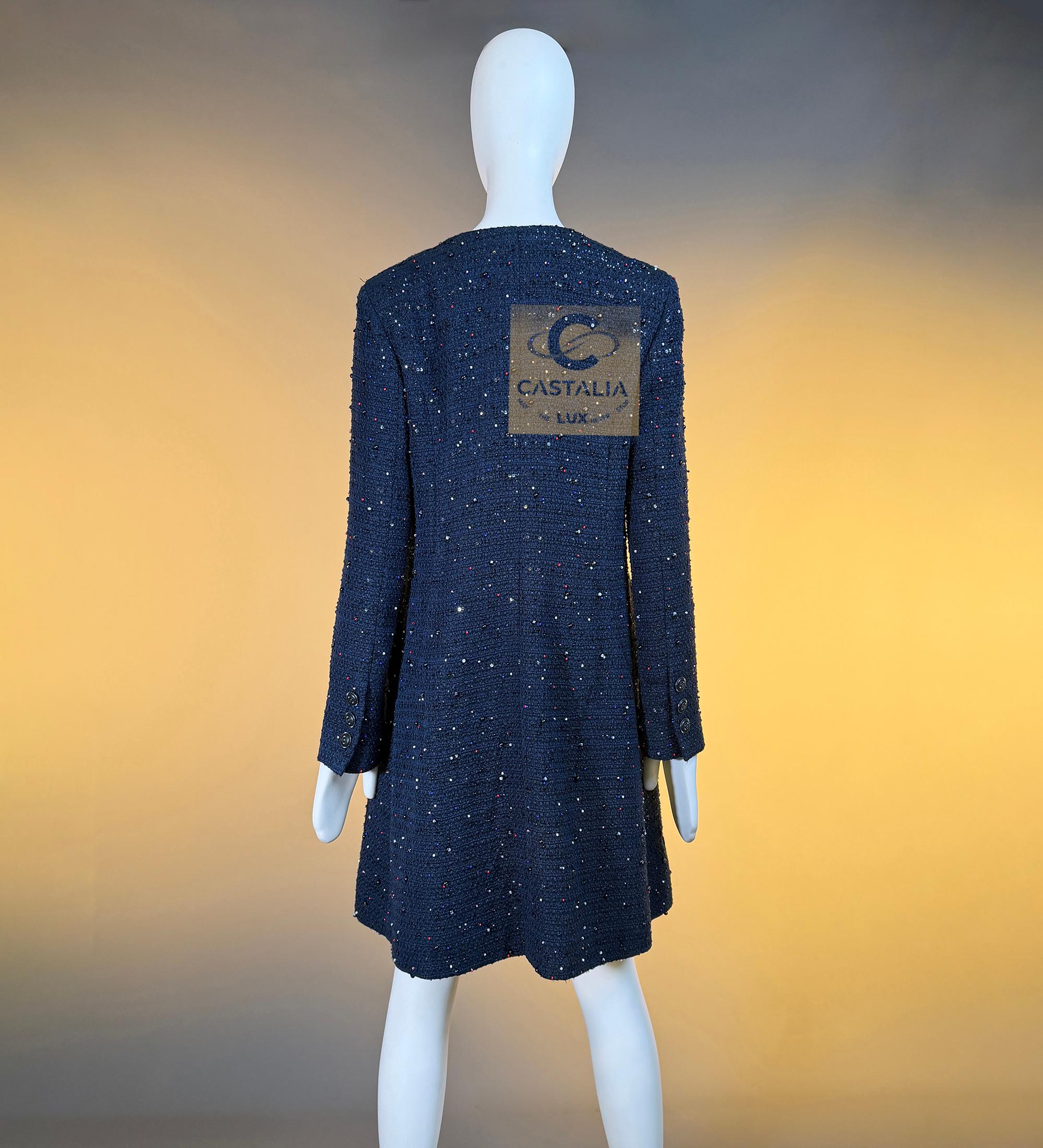 CHANEL 14K$ Jewel Logo Emebellished Twed Mantel 38 FR im Angebot 12