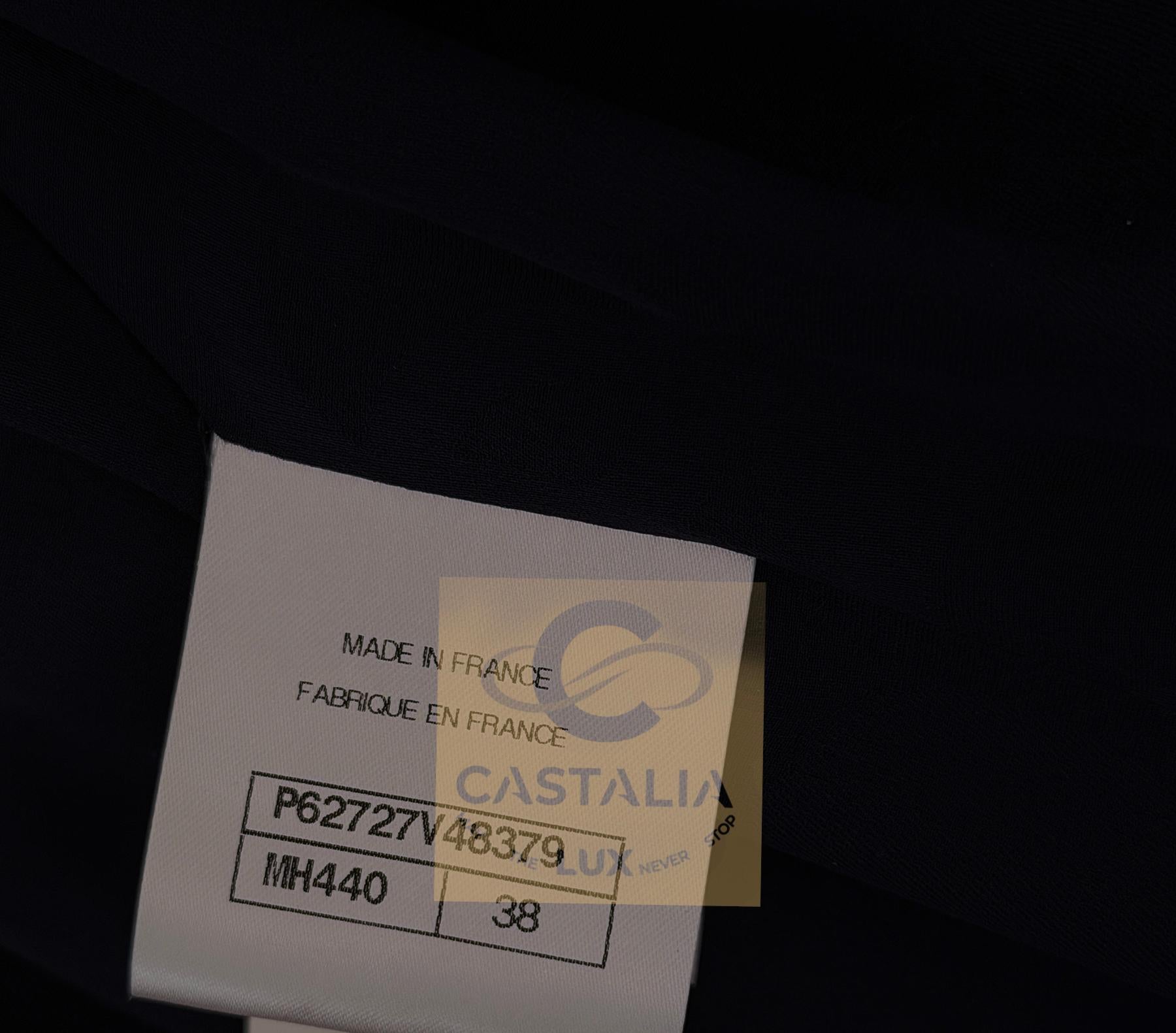 CHANEL 14K$ Jewel Logo Emebellished Twed Mantel 38 FR im Angebot 14