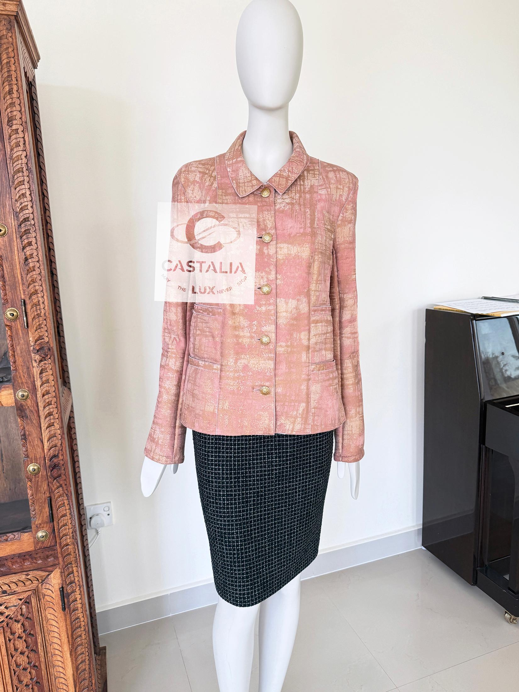 Chanel 14K$ New Iridescent Leather Shearling Jacket 44 FR (Beige) im Angebot