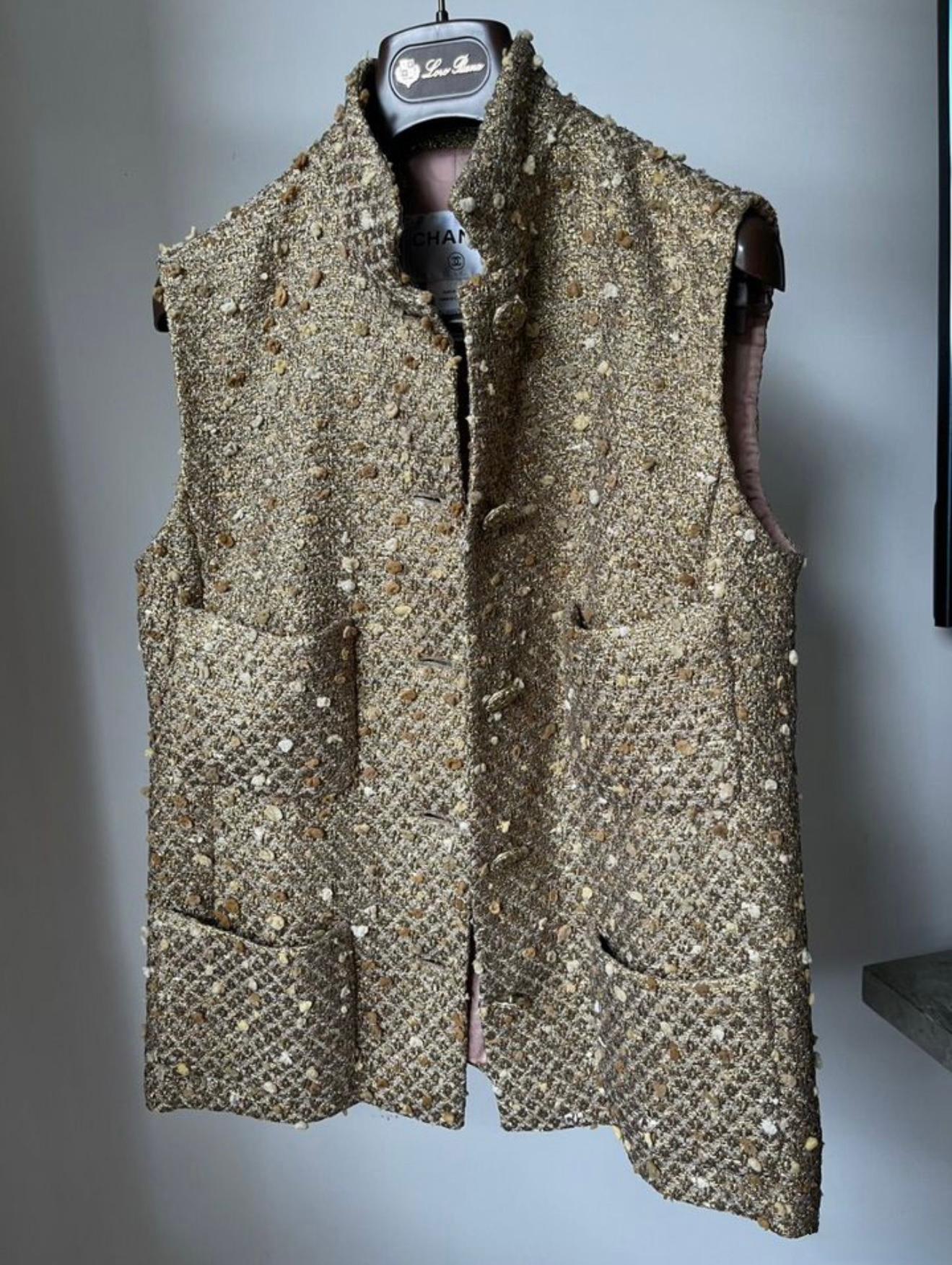 Gray Chanel 14K$ Paris / Bombay Jewel Detail Tweed Vest