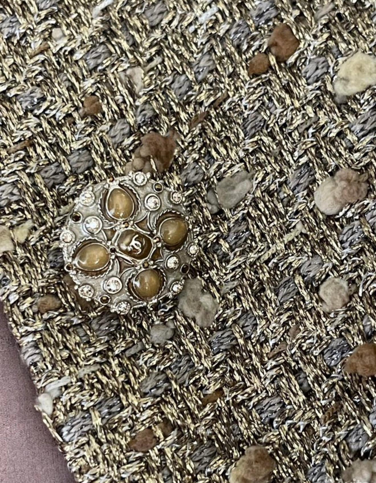 Chanel 14K$ Paris / Bombay Jewel Detail Tweed Vest In Excellent Condition In Dubai, AE